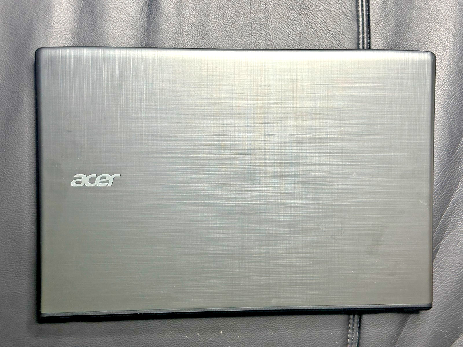 Acer Aspire E5-575G-57A4 Intel Core i5-7200U NVIDIA 950M 256GB SSD 16 GB RAM FHD