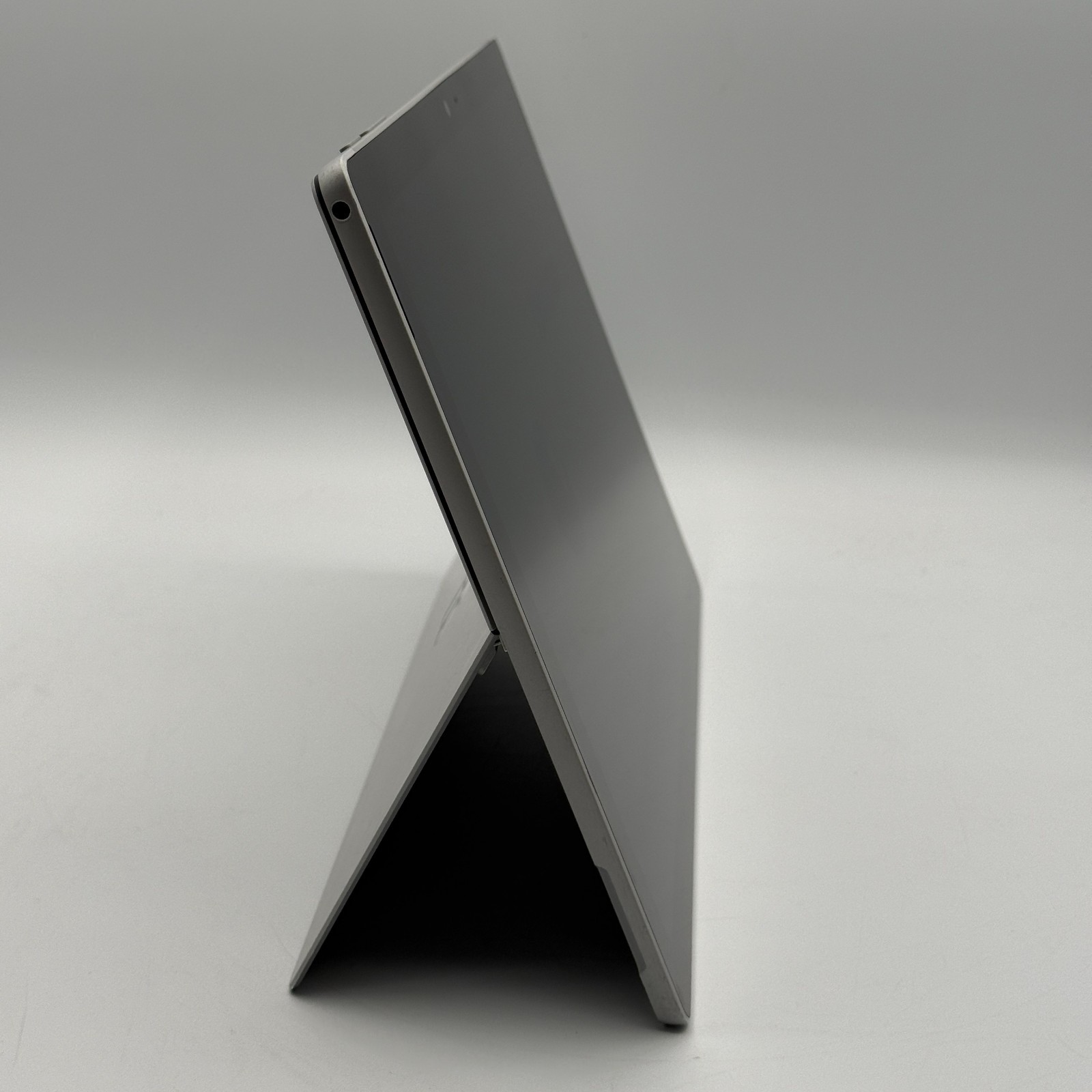 Microsoft Surface Pro 5 1796 i5-7300U 4GB 128GB SSD 12.3″ Tablet Silver – C