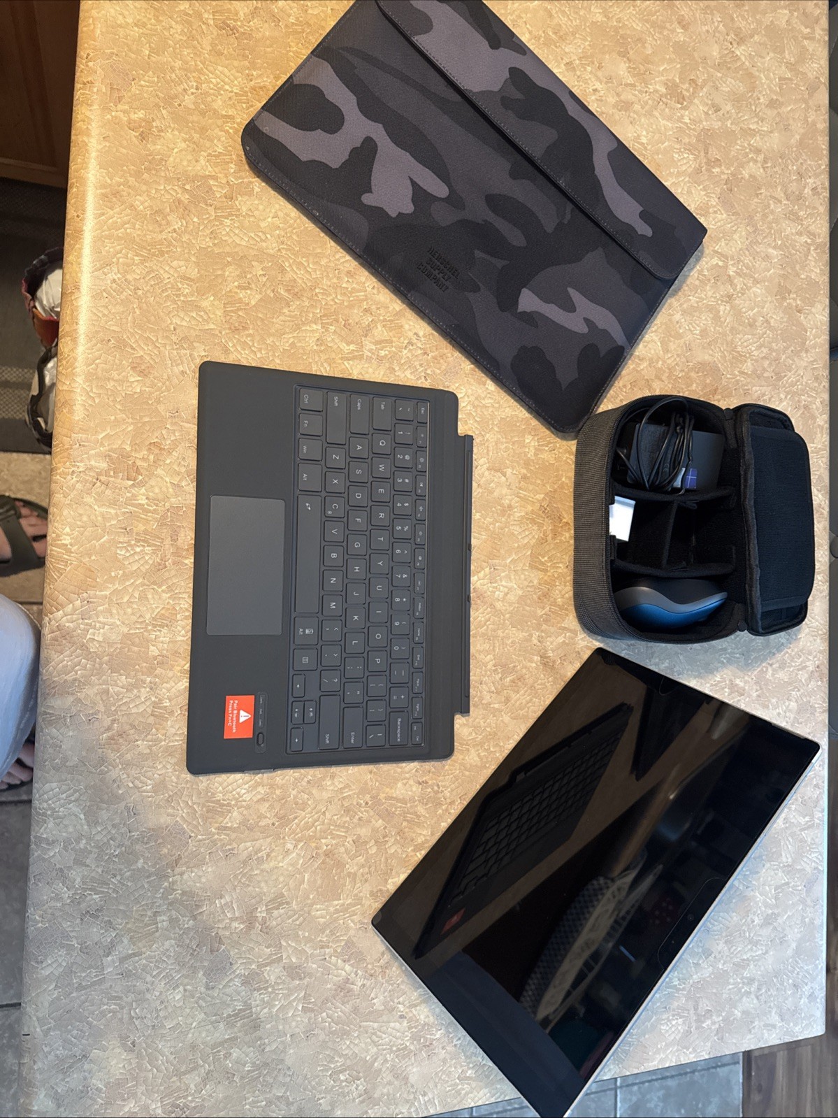 Windows 10 Surface Pro 128GB Excellent Condition: Includes Keyboard +Mouse+Case