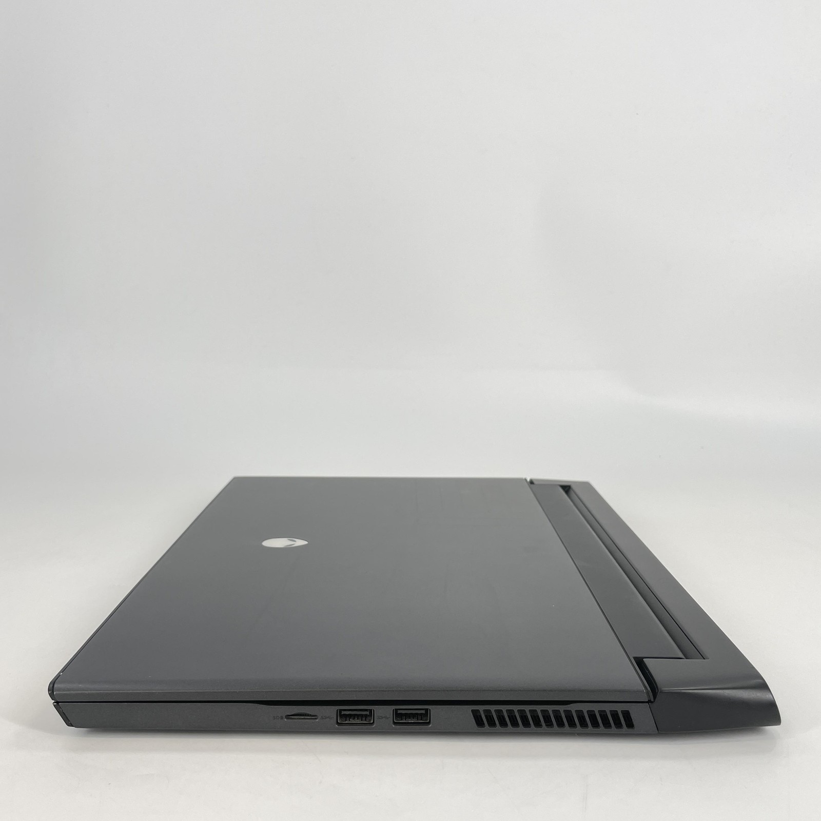 Dell Alienware m15 R4 300Hz FHD i7-10870H 2.20GHz 16GB 1TB/512GB RTX 3070 Good