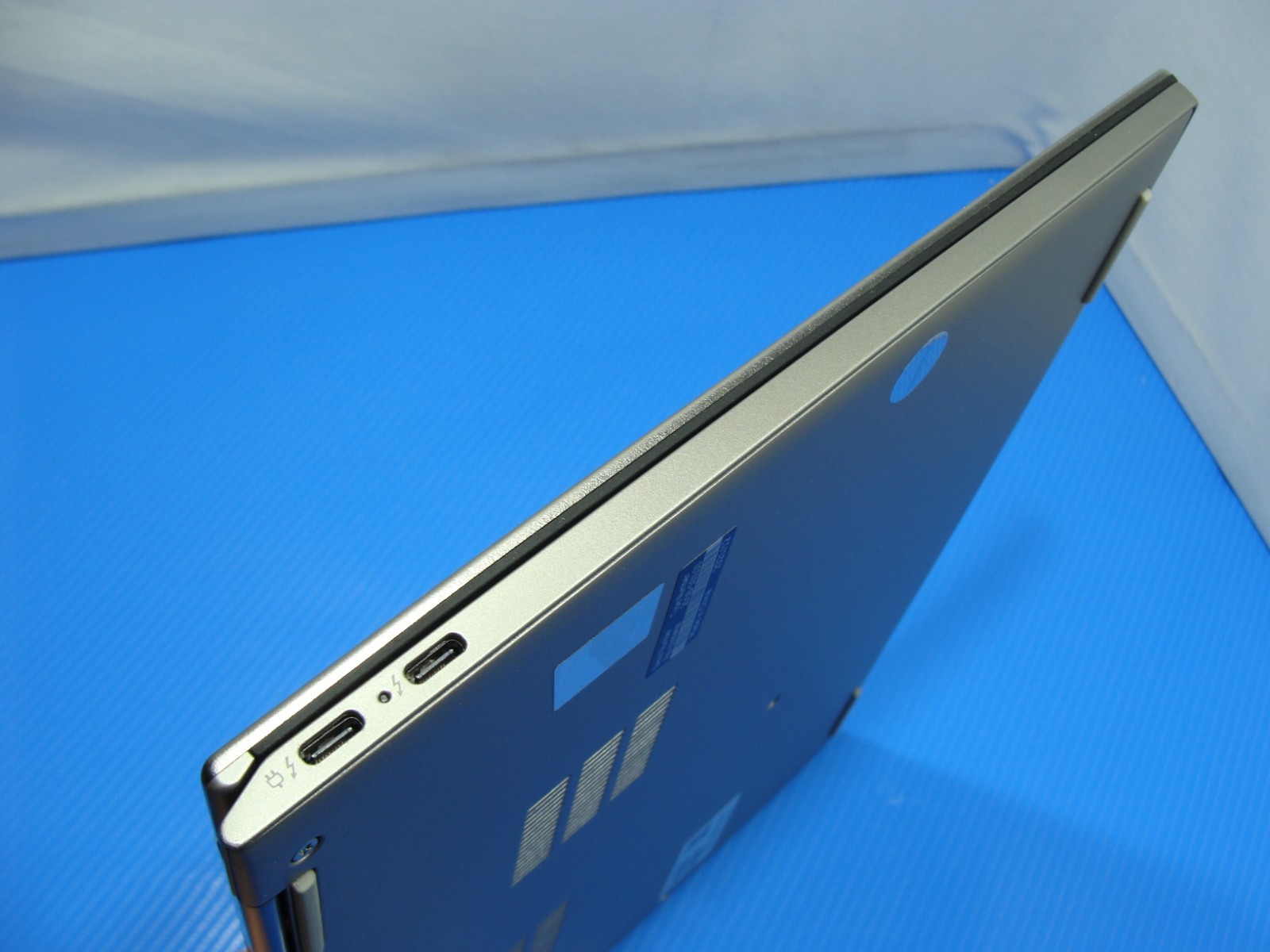 Lenovo ThinkPad X1 Titanium Gen 1 13.5″QHD 2-in-1 i7-1180G7 1.3GHz 16GB 1TB 96%