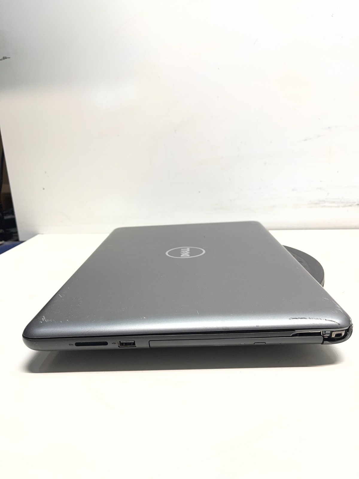 Dell Inspiron 5565 AMD FX-9800P Radeon R7 2700 MHz 16GB 500GB SSD Windows 10