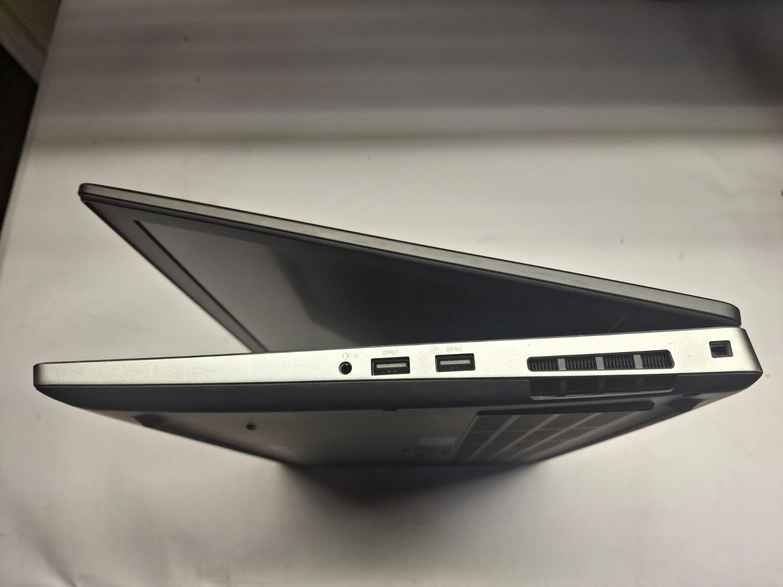 Dell Precision 7530 XEON E-2176M 2.70GHz 32gb ram 512 SSD NVMe Wifi Win 11 Pro
