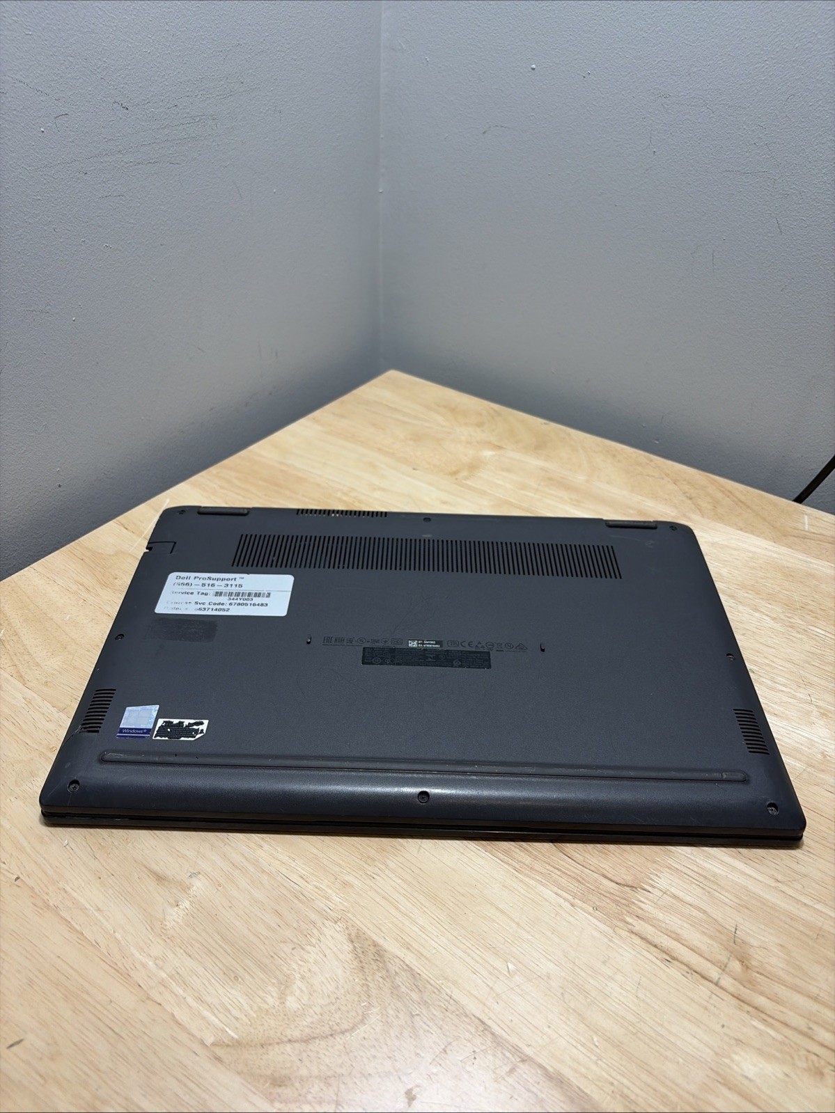 Dell Latitude 3510 15″ Core i5-10210u 1.60GHz 8GB 256GB SSD WCam Win 11 Pro