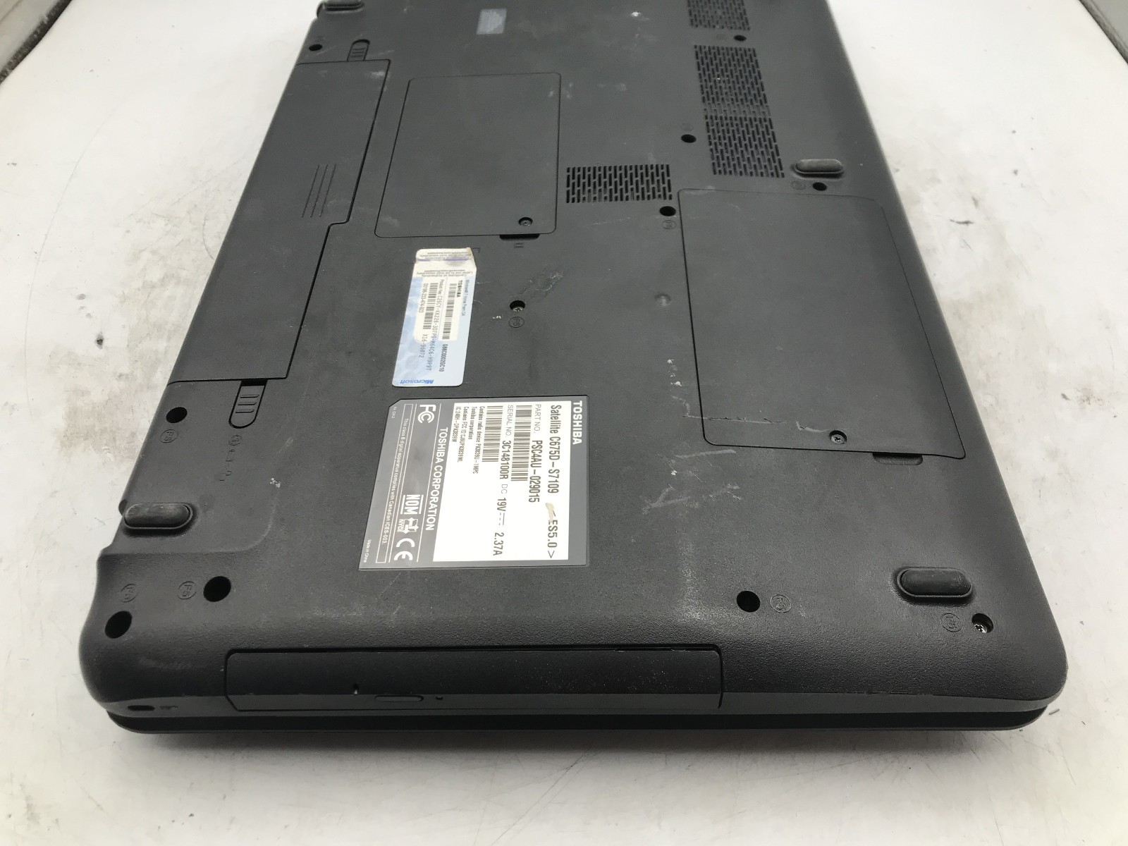 TOSHIBA SATELLITE C675D S7109 – BOOTS TO BIOS – AMD E 300 – NO RAM -READ DESC-BB