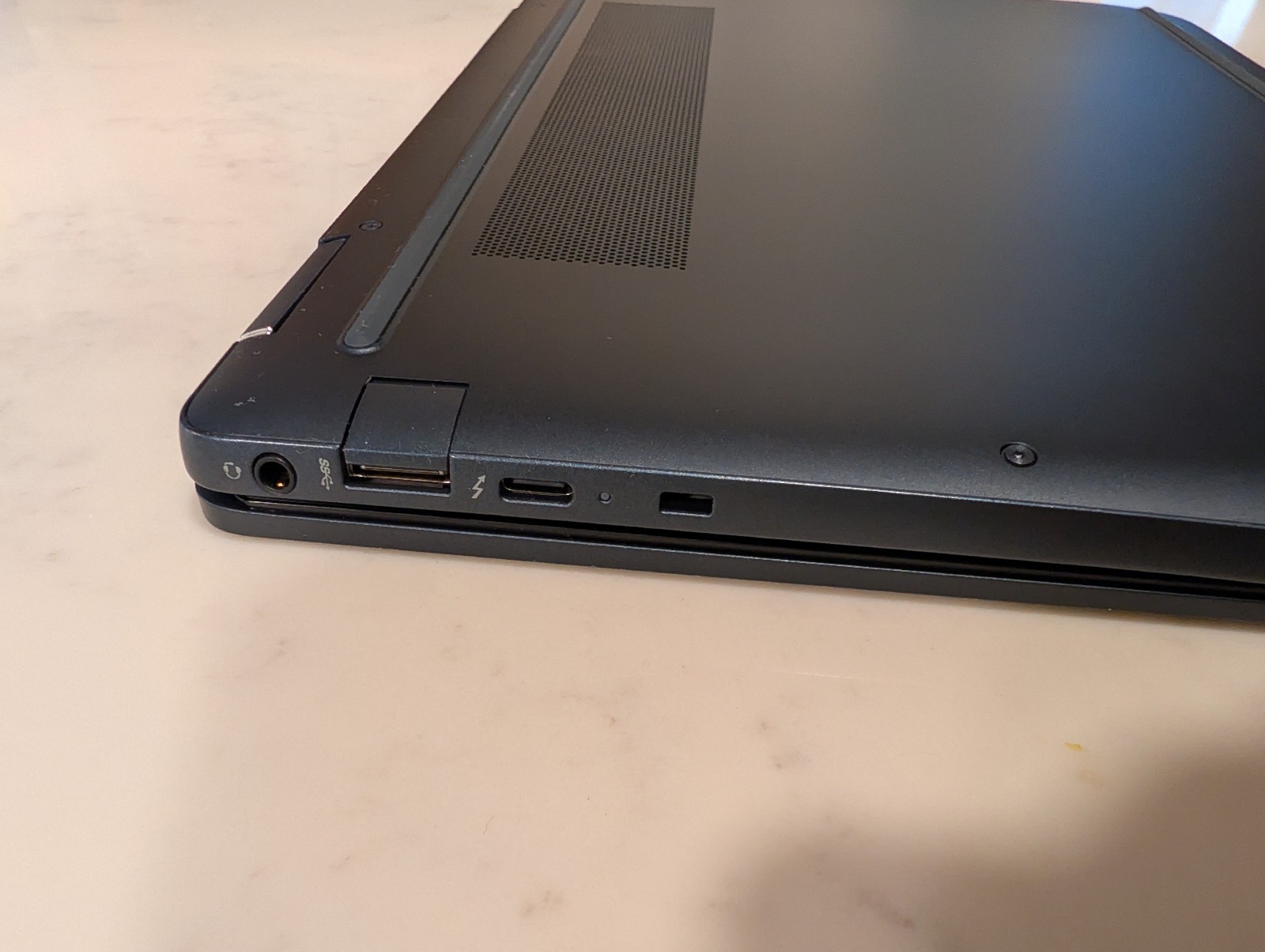 HP Elite Dragonfly 13.5″ Chromebook | i5-1235U | 8GB RAM | 128GB – READ