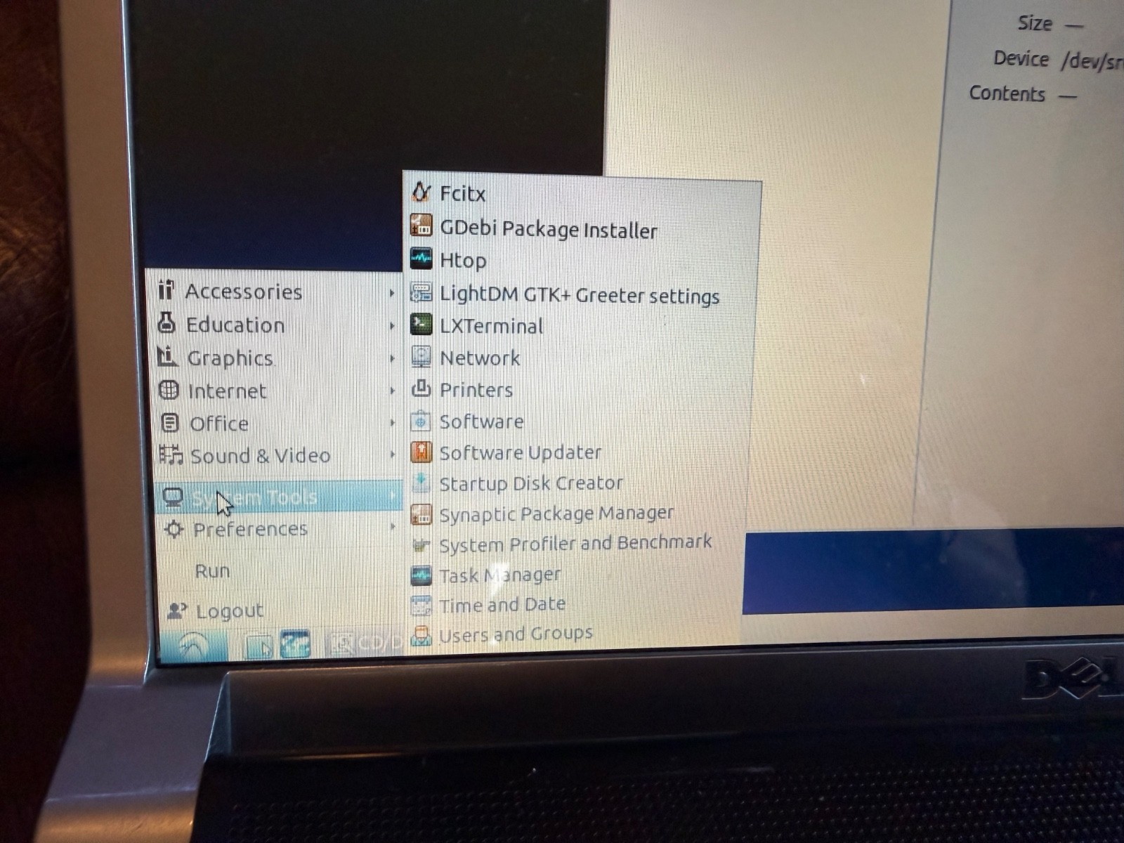 DELL STUDIO 17 – laptop running Ubuntu 320gb hard drive Core 2 duo