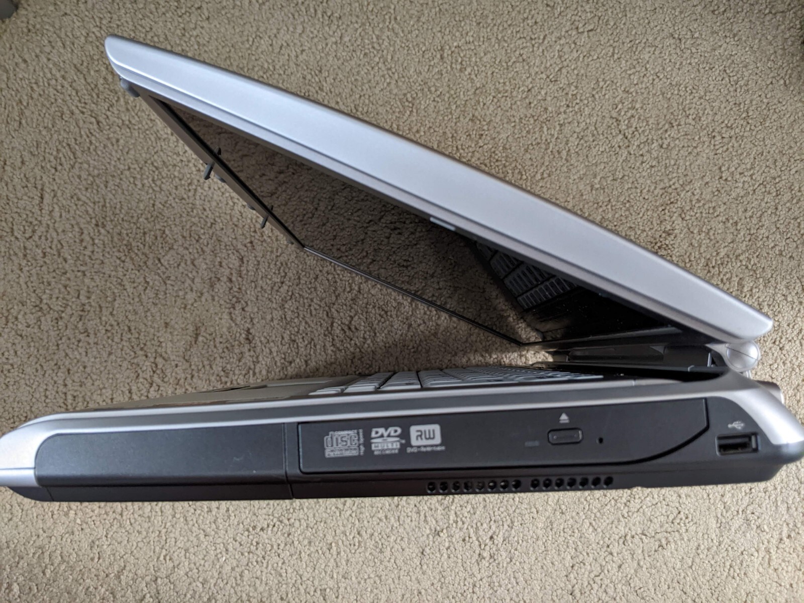 NEC LaVie G PC-GL16ELYA7 Core2DuoT5500 1.66GHz 2GB RAM