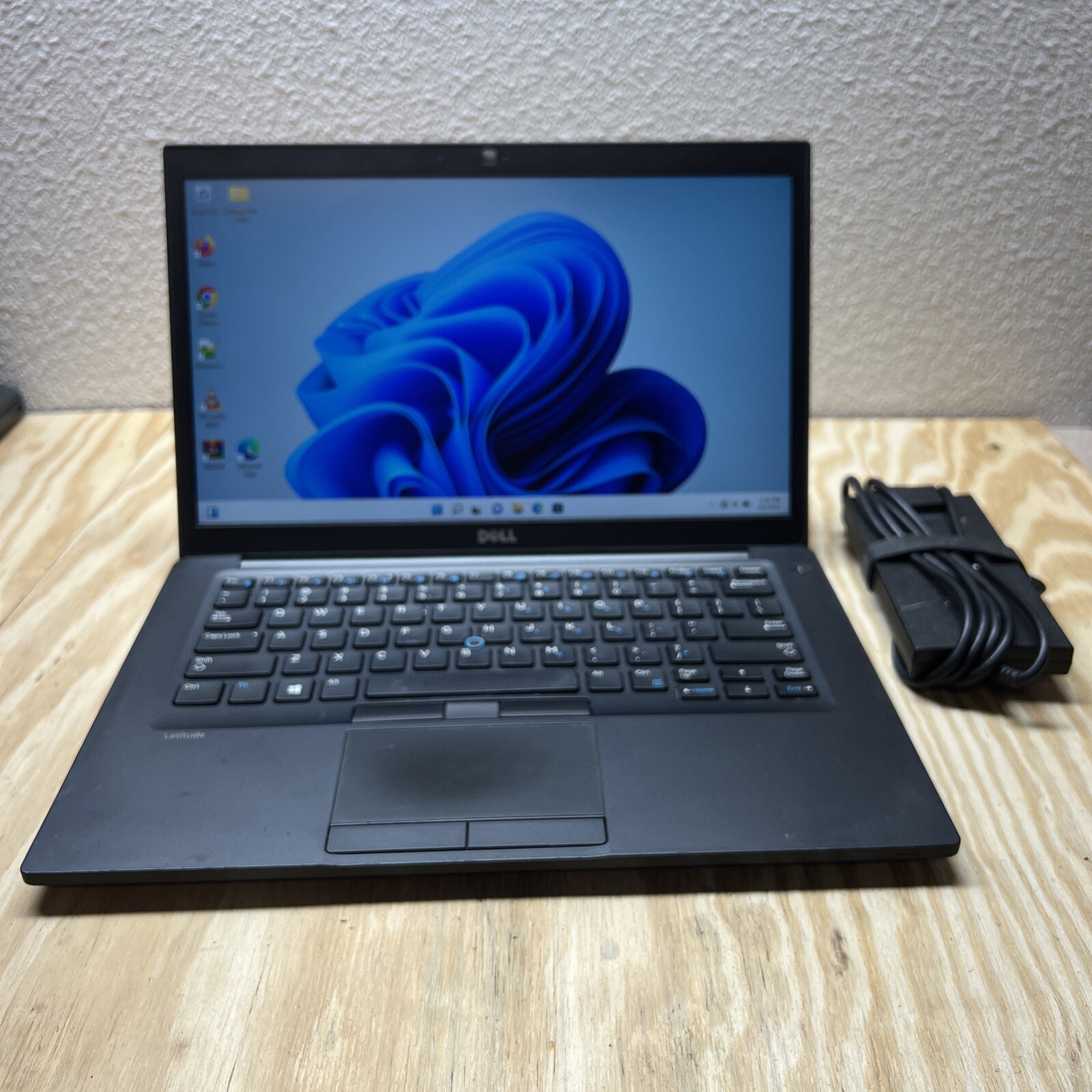 Dell Latitude 14″ 7480 Laptop Core i5-7200U 8GB 256GB SSD Windows 11 Webcam