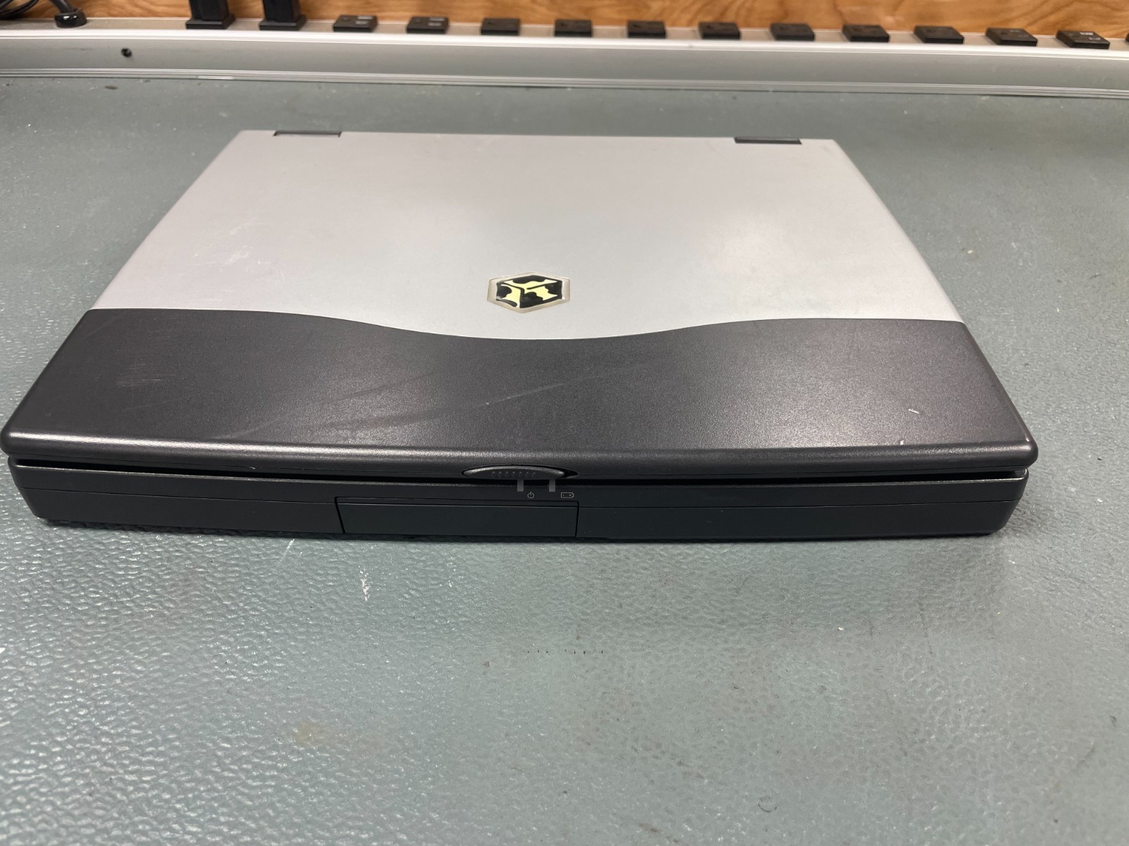 Gateway Solo 5300 | Intel Pentium III@650 | 640kb Ram | 10gb HDD | Win 98