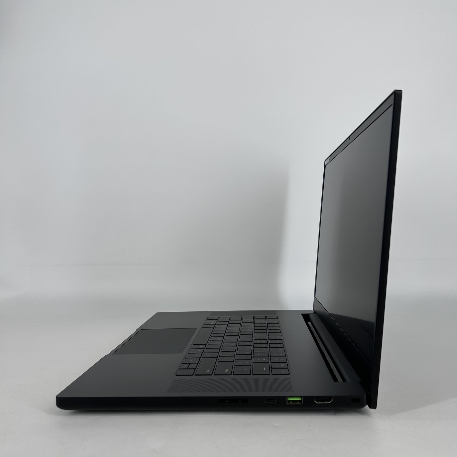 Razer Blade 17 144Hz 4K 2.5 GHz i9-12900H 64GB 1TB SSD RTX 3080 Ti Very Good