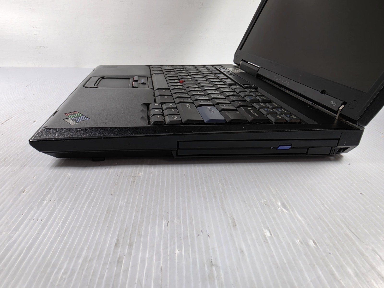 IBM ThinkPad R40 2897- 14.1″ Intel 1.4GHz 1GB RAM ?HDD Read