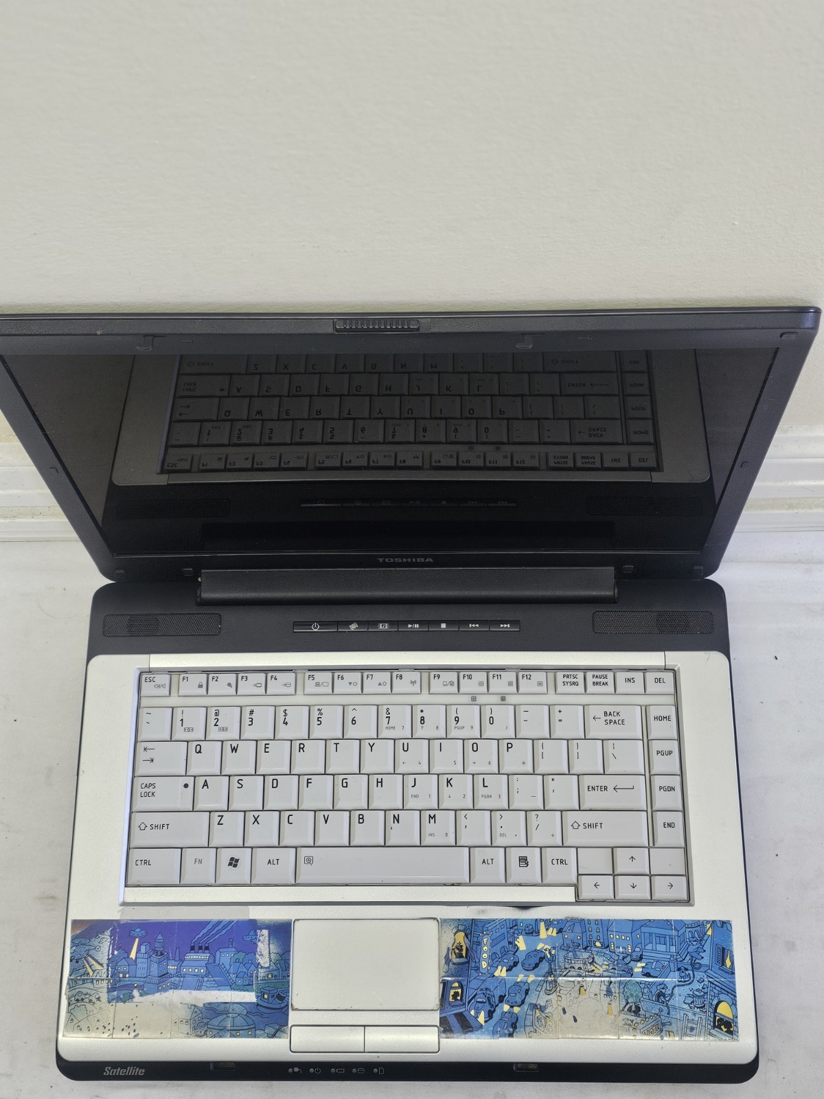 Toshiba Satellite A215-S7433 Laptop – AMD Athlon 64X2 – 2GB RAM – BAD BATT READ