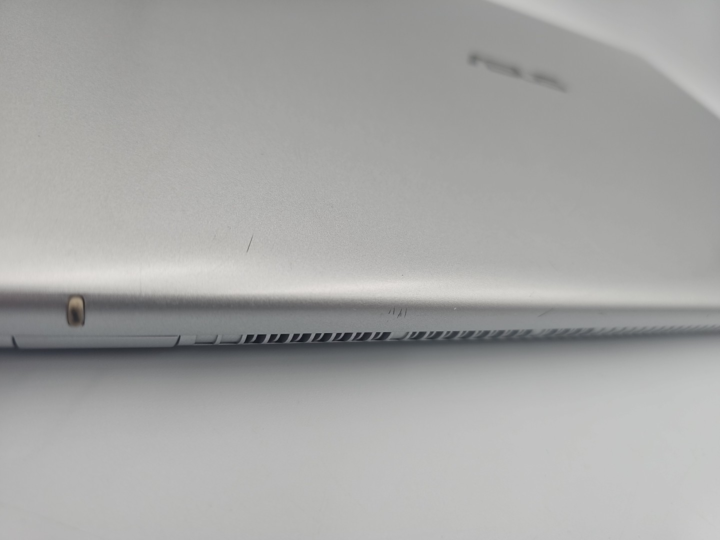 Asus Vivobook X712F i5-8265U 1.60GHz 8GB RAM 1TB HDD Windows 11 Pro