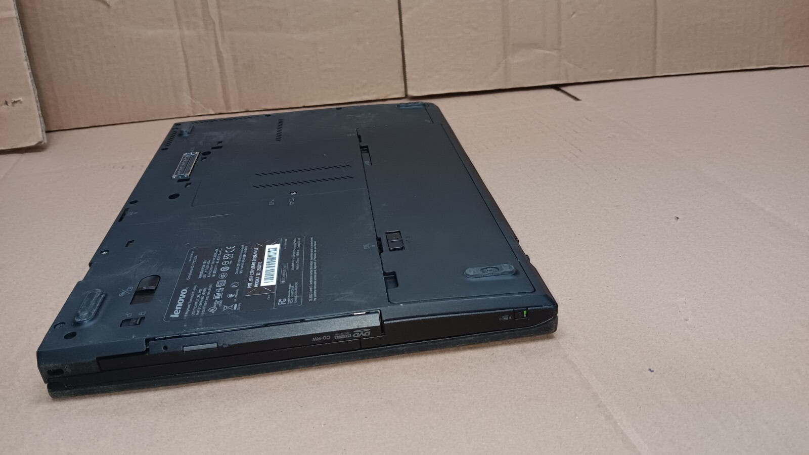 Lenovo Thinkpad T410s Laptop Core i5 @ 2.40 GHz 14″ LCD Screen Windows 7 pro DVD