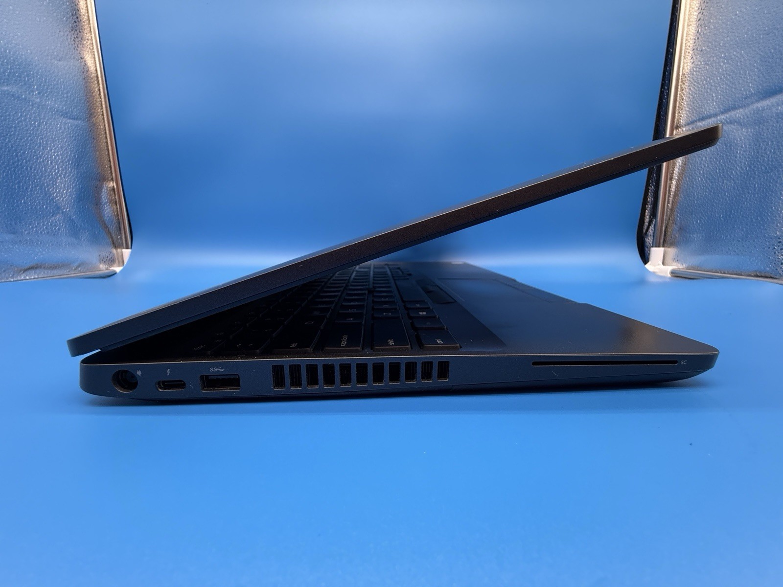 Dell Precision 3541 i5-9300H Quadro P620 4GB 12GB 512GB SSD 15.6” Win11