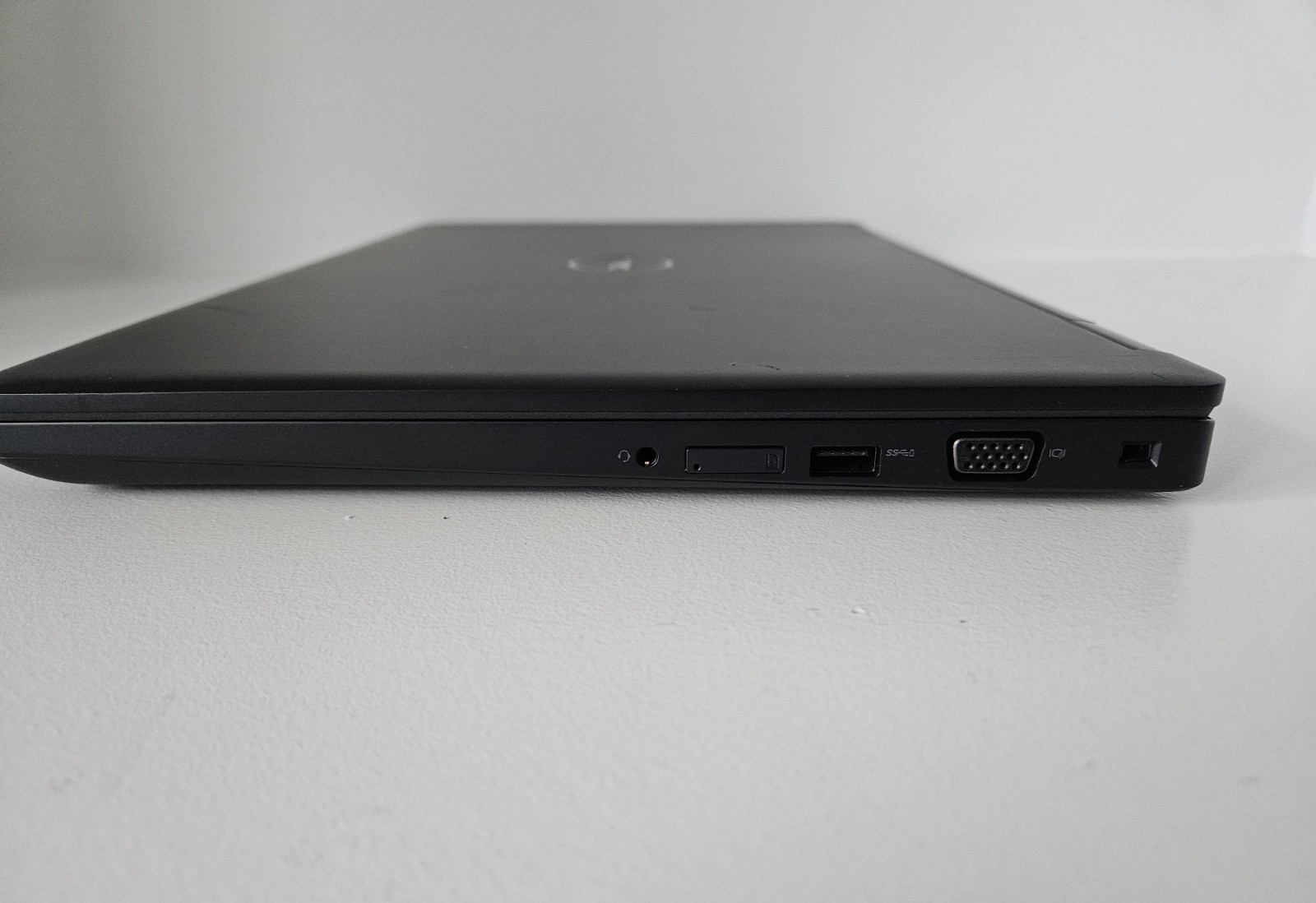 Dell Precision 3520 Core i5-7440HQ 2.80GHz 15.6″ 256GB NVMe 8GB RAM Win 11 Pro