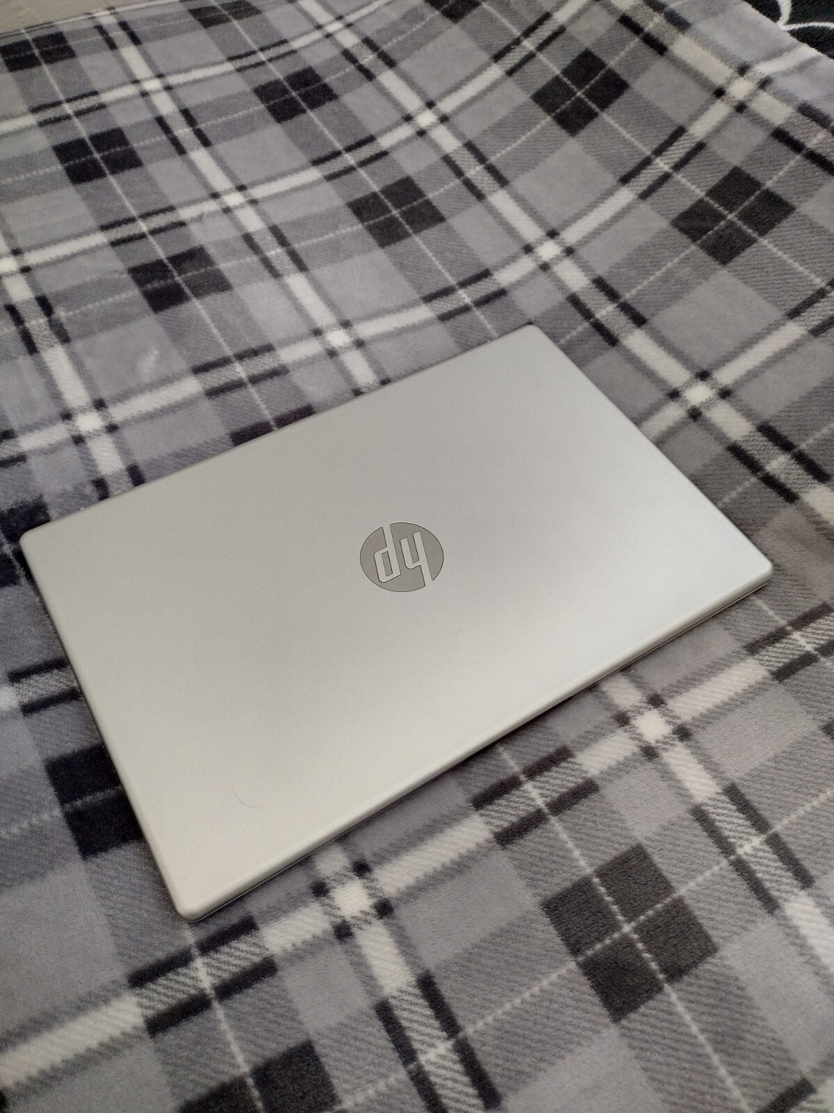 HP 14 inch Laptop, HD Display, AMD Athlon Gold 7220U, 4 GB RAM, 128 GB SSD, AMD