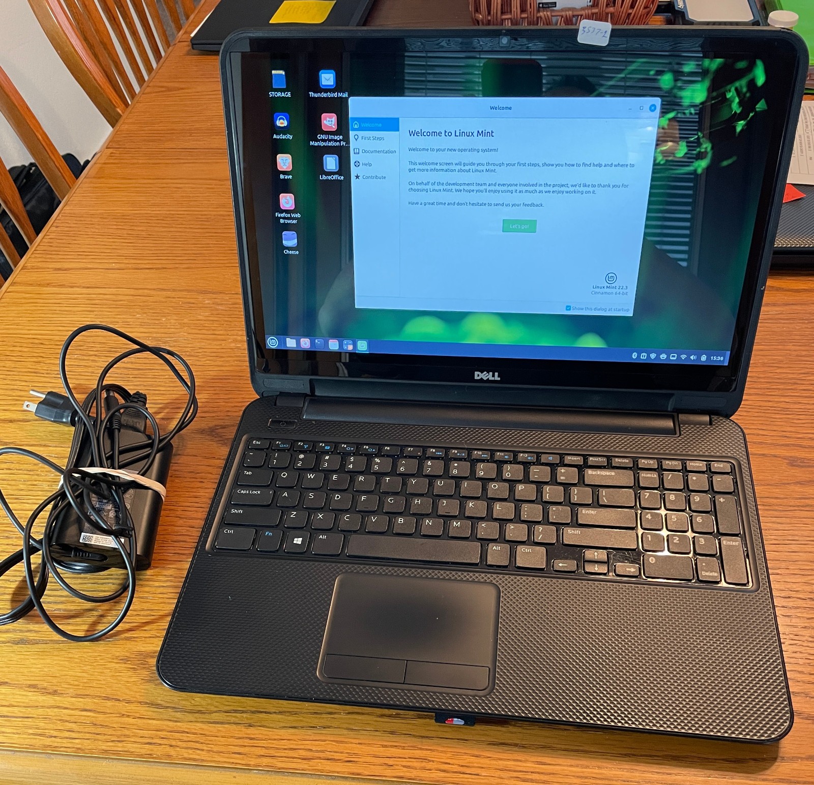 DELL INSPIRON 15-3537 Laptop *TOUCH* 15″ i3 256gb+1tb Linux Mint 22.3-extras-2