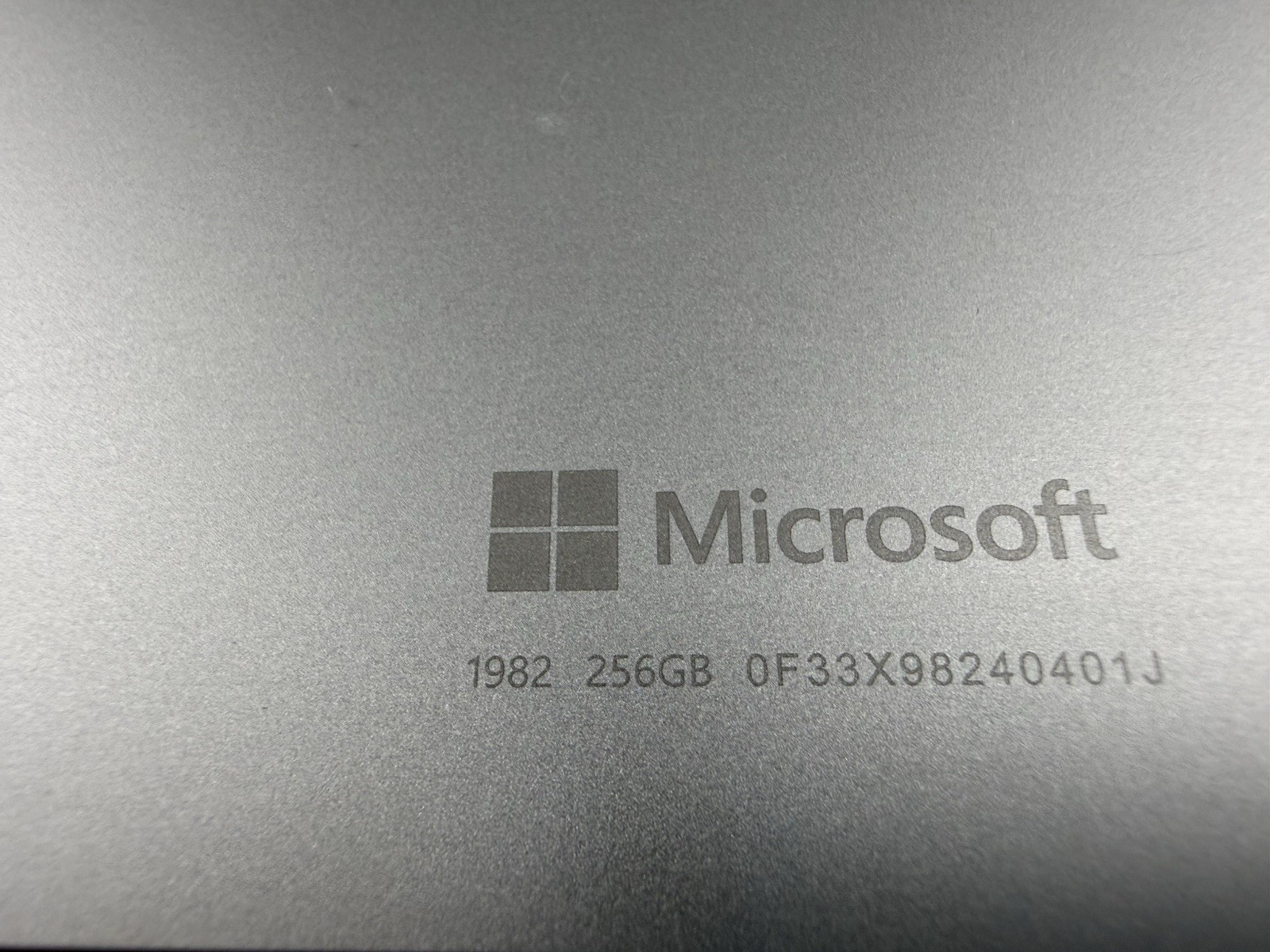 Microsoft Surface Pro 8 (1982) i5-1145G7 – 16GB RAM – 256GB 120Hz – Win 11 Pro