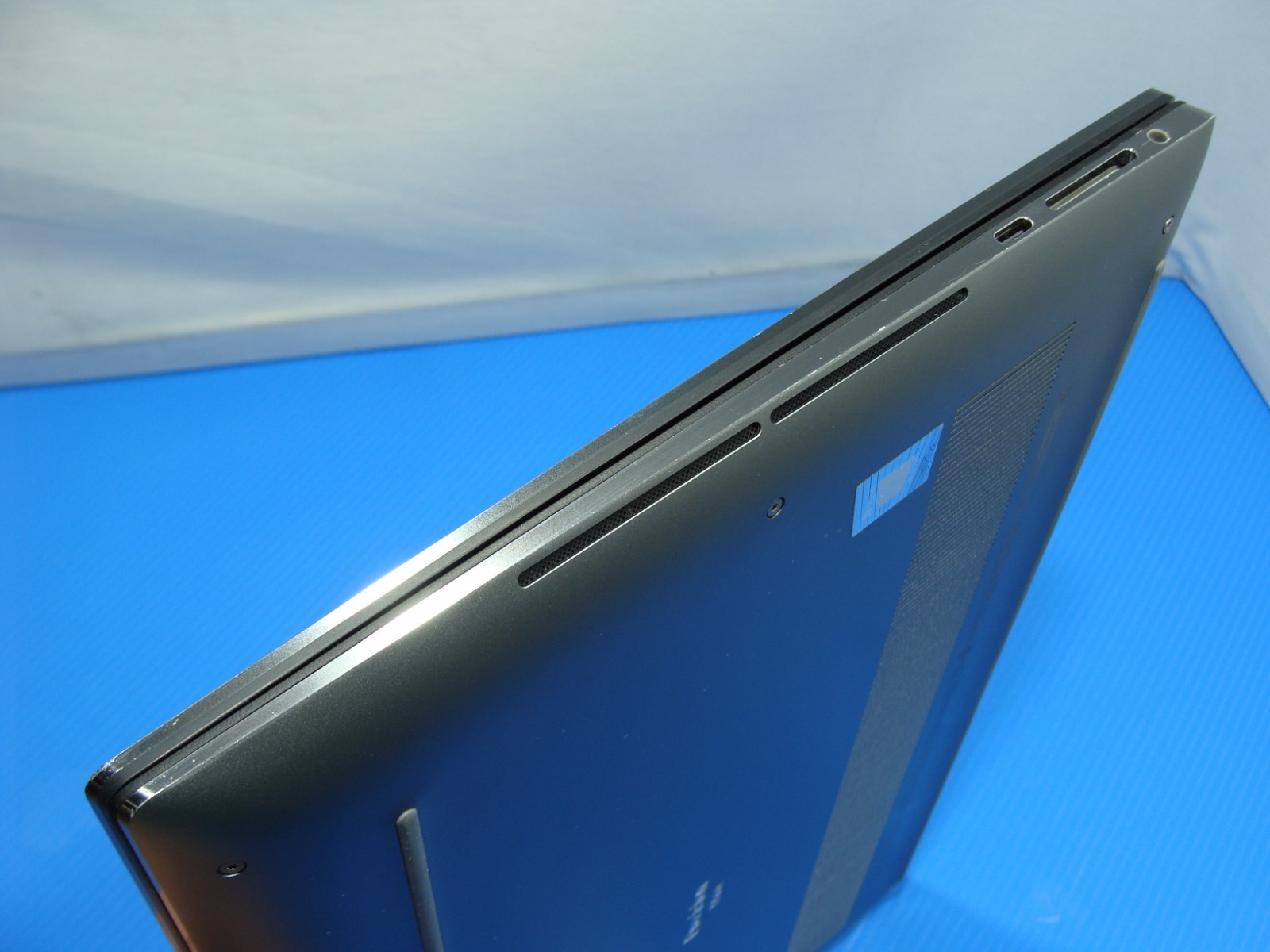 Dell Precision 5560 15.6″FHD+ i7-11850H 2.3Gh 16Gb 512GB NVIDIA T1200 4GB +PA