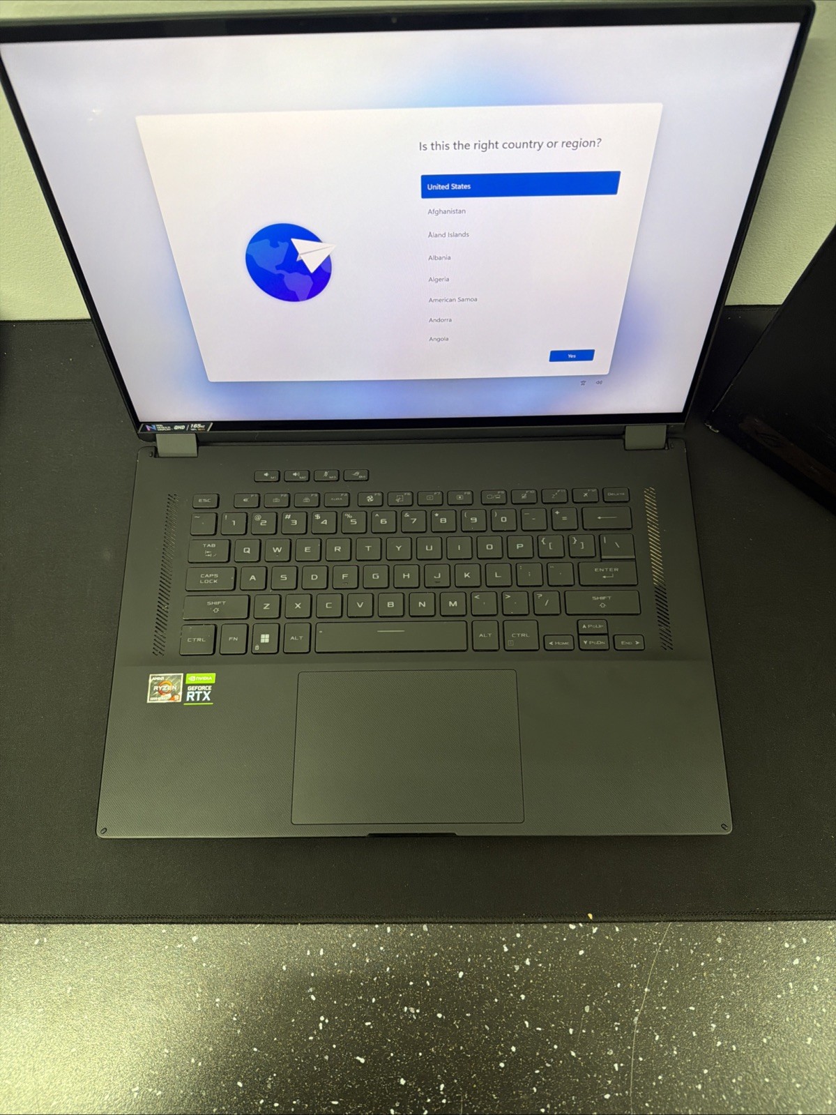 Asus ROG Flow X16 GV601R 16″ Ryzen 9 6900HS 2.8GHz 16GB RAM 1TB SSD RTX 3060