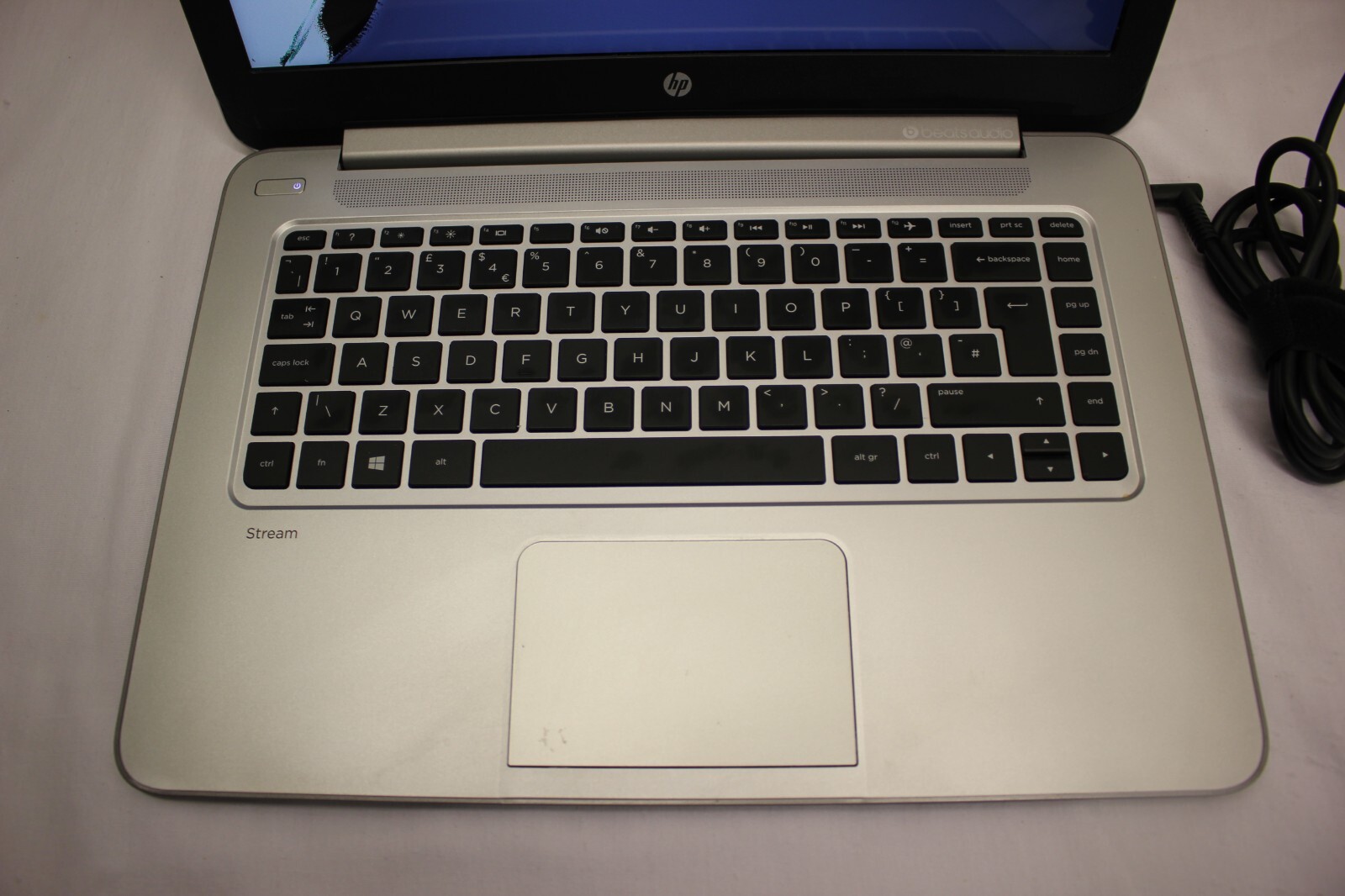 HP 14-Z050SA AMD A4 MICRO-6400T 2GB RAM 32GB eMMC LAPTOP COMPUTER DAMAGED SCREEN