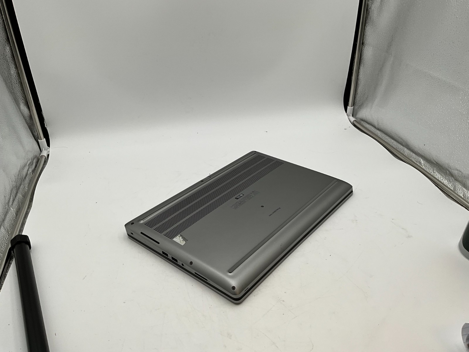 DELL Precision 7560 i7-11850H 2.50g 32GB 1TB T1200 15.6″ WIN11 LAPTOP 5VGD2J3 C