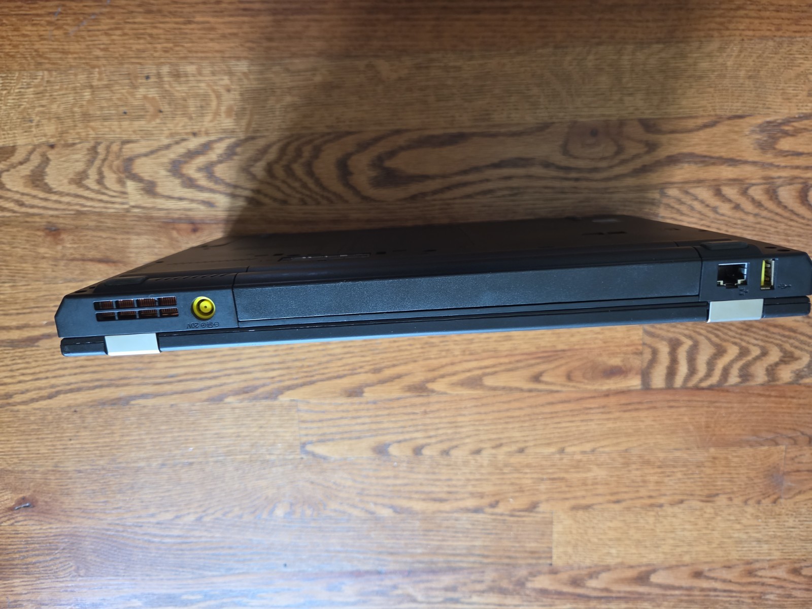 Lenovo ThinkPad T430 i5/4GB Ram/320 GB HDD. Win XP Pro. Works, For Parts.
