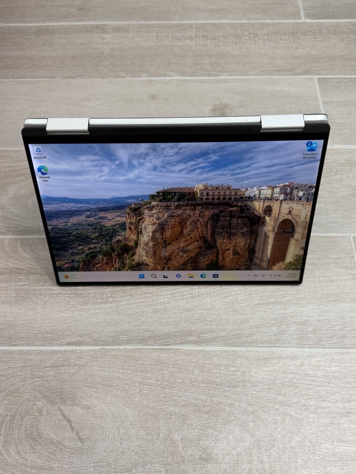 Dell XPS 13 9310 2-in-1 13″ Touch Laptop Core i7-1165G7 16GB RAM 256GB NVMe SSD