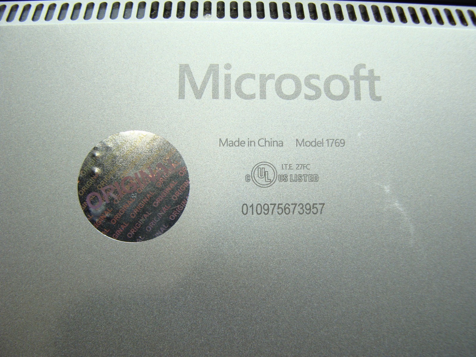 MS Surface Laptop 1769 13.5″ 2256×1504 TOUCH i7-7th 2.5GHz 8GB 256GB SSD W11P