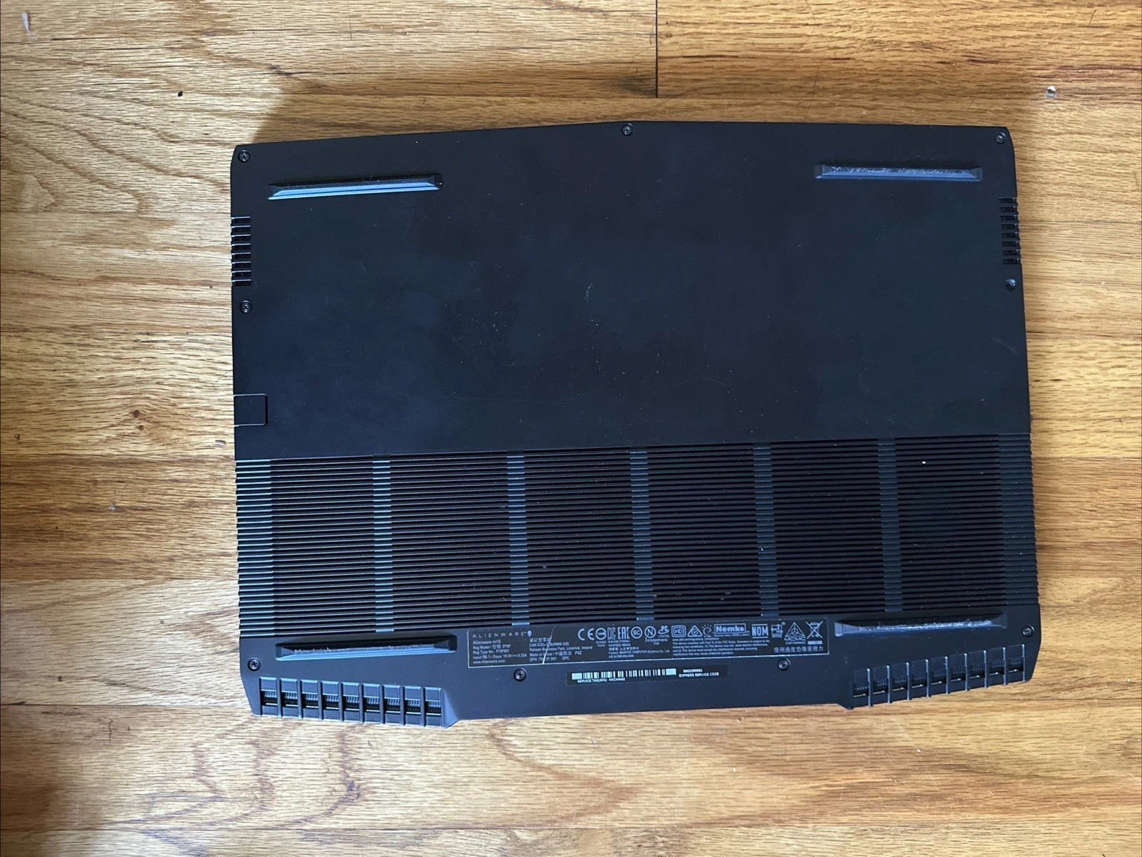 Alienware M15 P79F 15.6″ i7-8750H, 16gb RAM, GeForce GTX 1070,1TB SSD Win10.