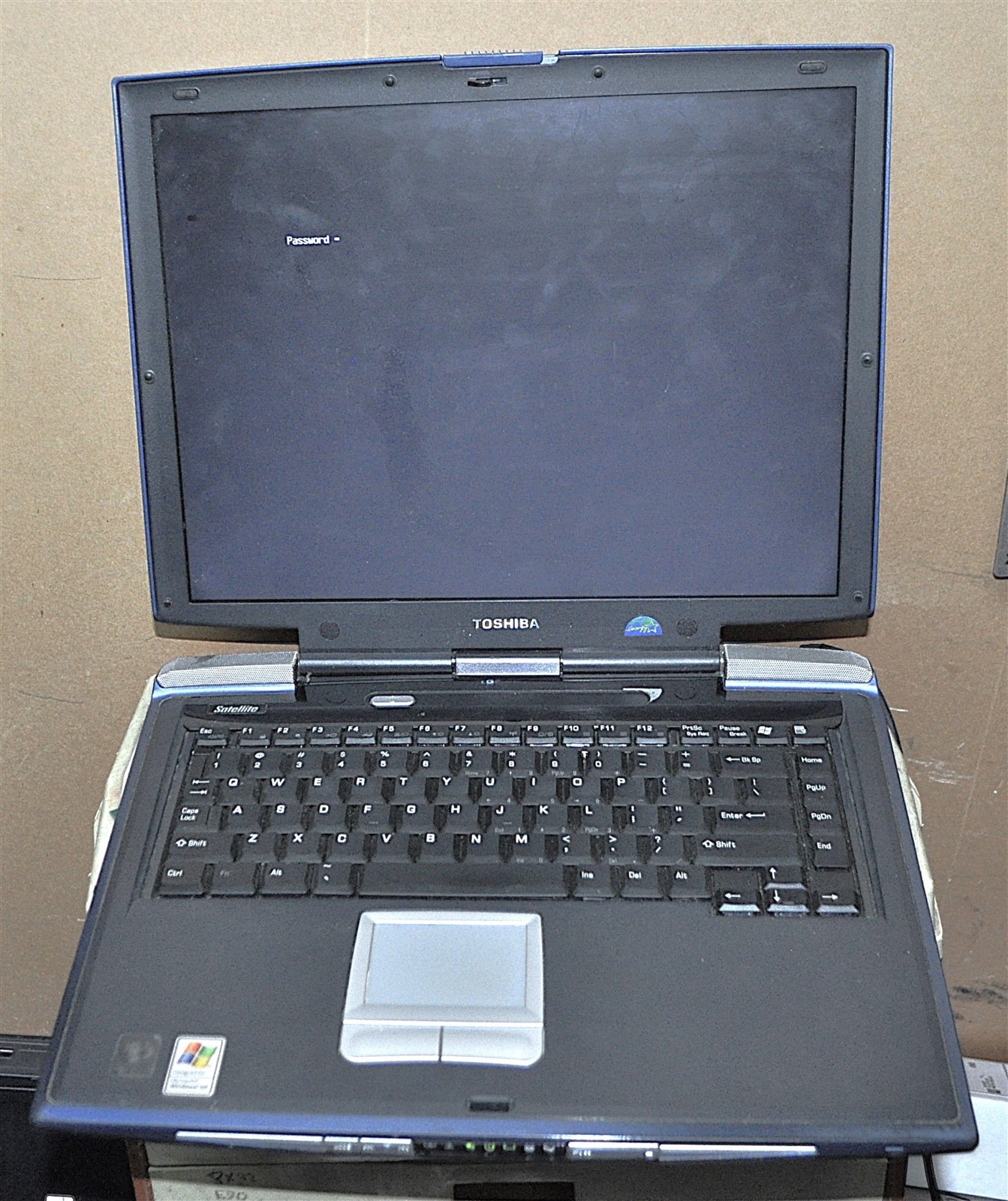 TOSHIBA MODEL A25-S207 INTEL PENTIUM 4 HAS BIOS PASSWORD NEEDS PARTS SCHOOL BUY