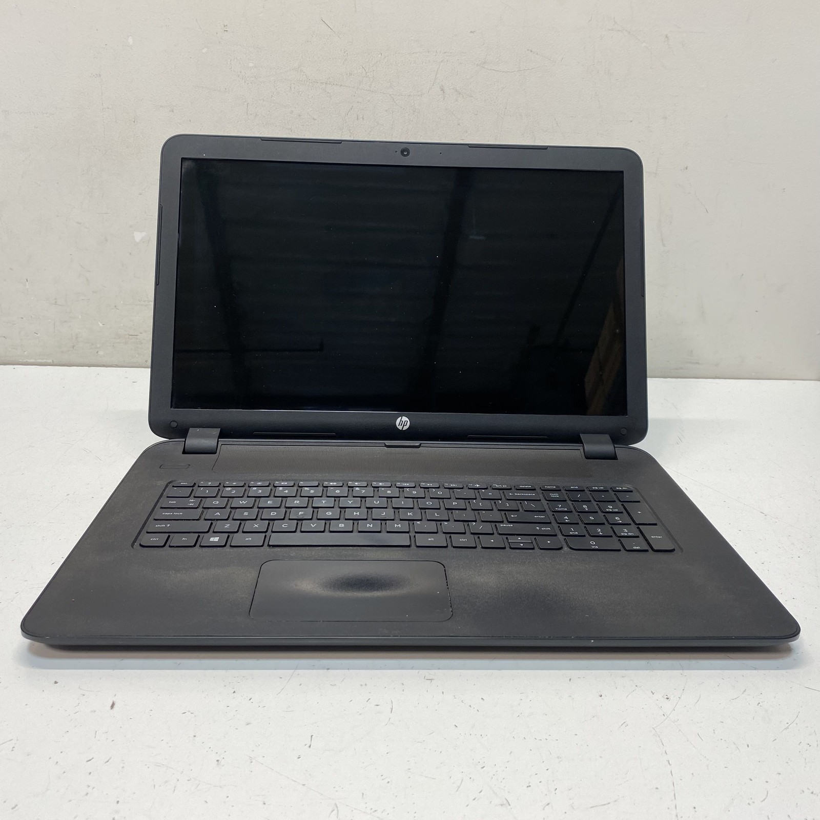 HP 17-p120wm 17.3″ Laptop AMD Windows 10