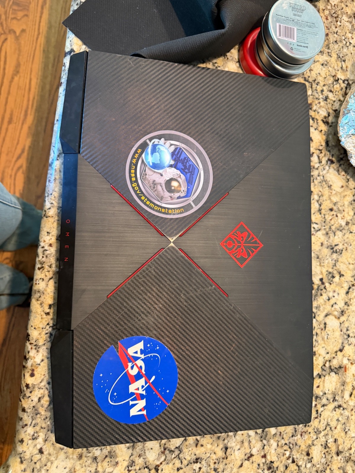 HP Omen 17.3″ NEEDS MILD QOL REPAIRS, NO CHARGER.Missing F Key and needs Battery