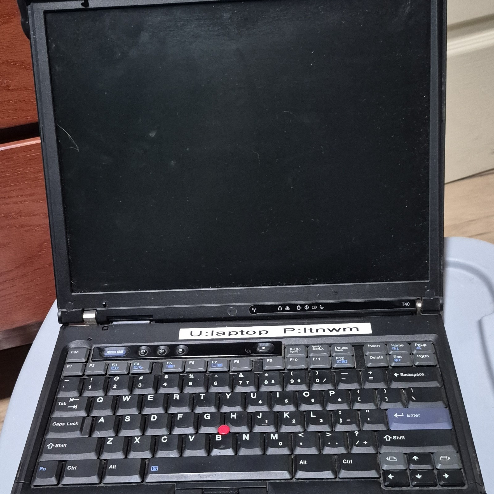 IBM ThinkPad T40 14in Intel Centrino Windows XP Wi-Fi Notebook Laptop