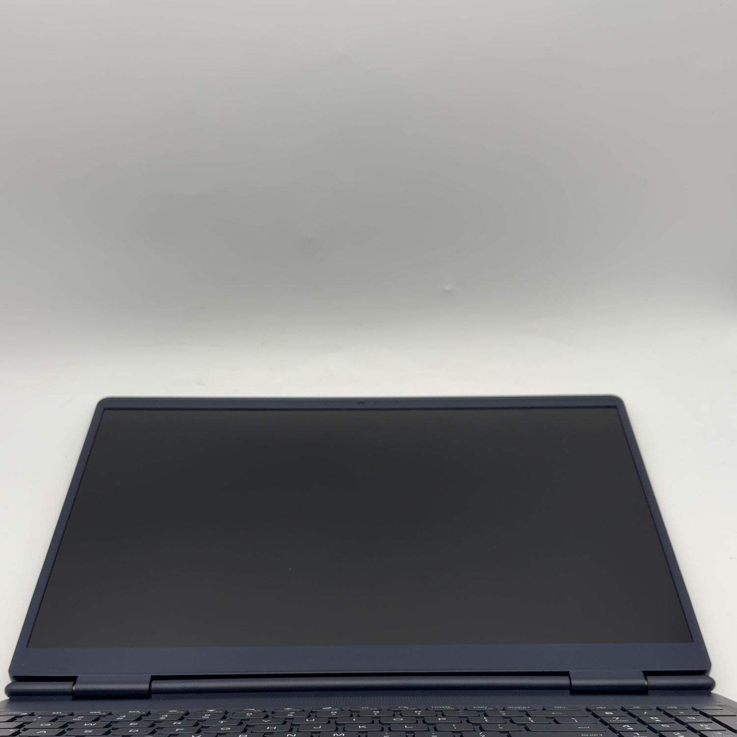 Alienware 16 Aurora AC16250 16″ Core 7 240H 2.5GHz 16GB RAM 1TB SSD RTX 5050
