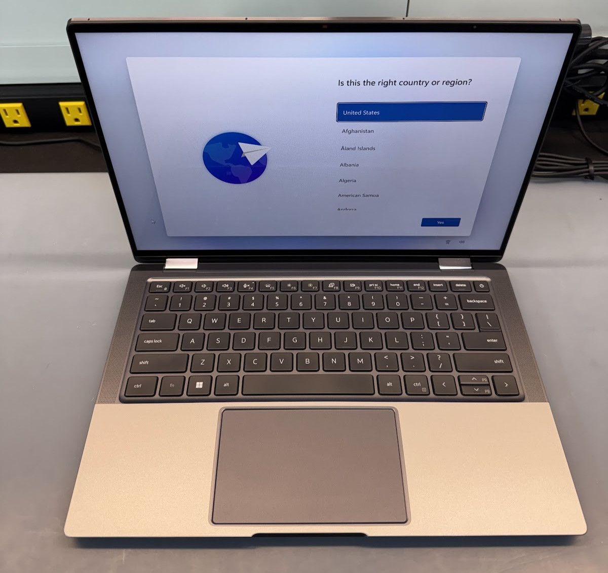 Dell Latitude 9430 14″ 2N1 INTEL CORE i5-1245U 256GB SSD 16GB RAM WIN11 *READ
