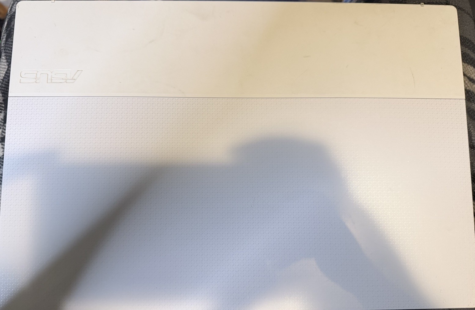 ASUS ImagineBook 14 MJ401TA | m3-8100Y | 4GB RAM | Unknown SSD