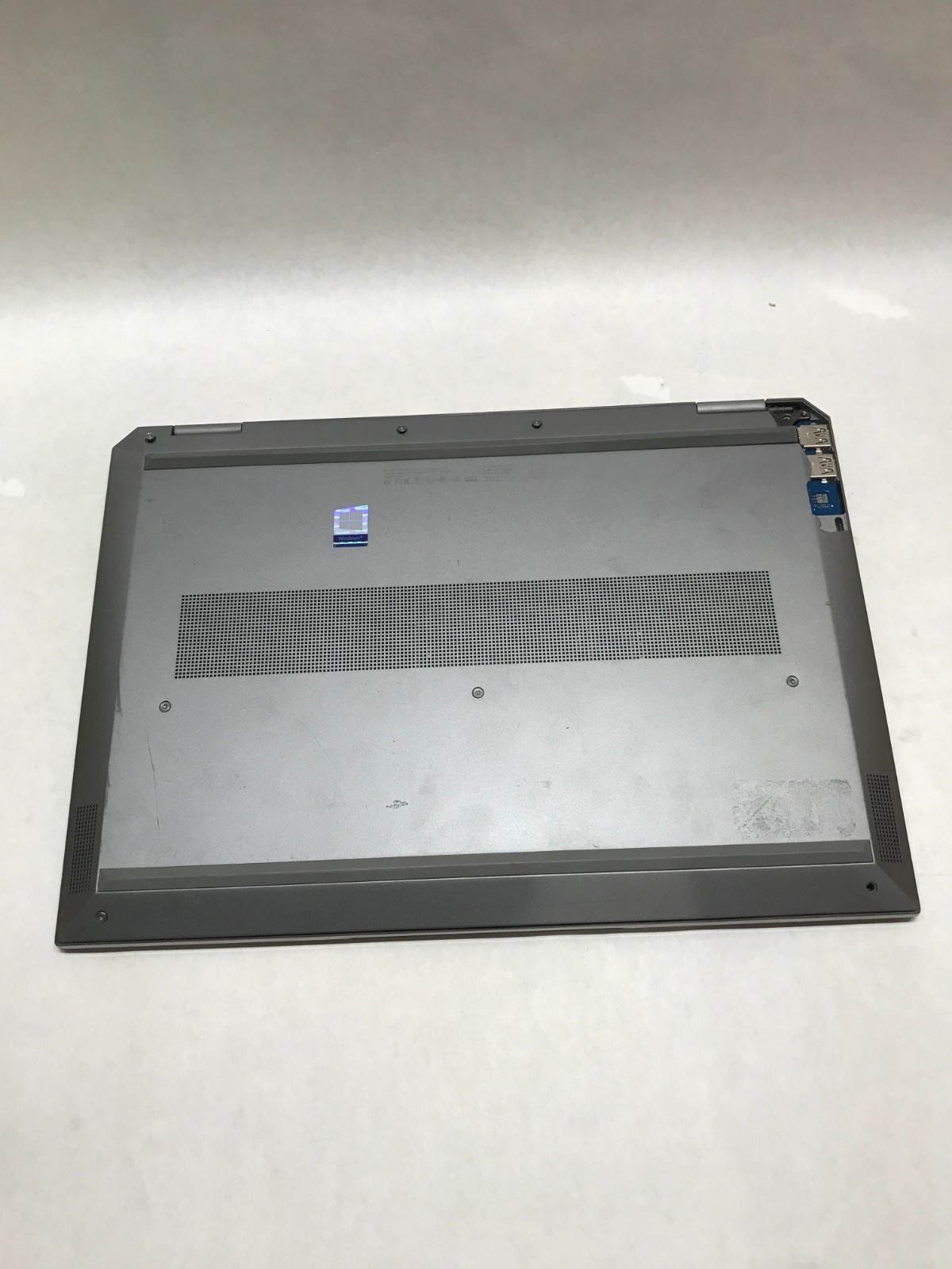 HP ZBook Studio G5 15″ Intel Core i7 8th Gen NO RAM NO SSD/OS For Parts READ -DW