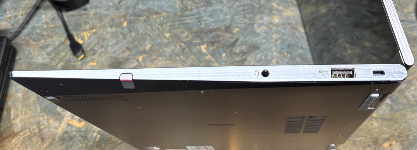 Lenovo ThinkPad X1 Yoga Gen 6 i7-1165G7 8GB RAM 256GB NVME
