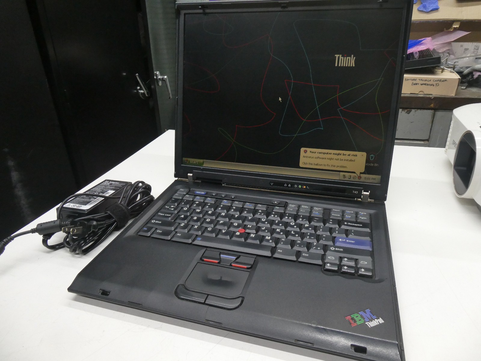 🍀 COLLECTOR IBM ThinkPad T43 2687 Pentium 1.86 2GB 80GB FlexView SXGA+ WIN XP