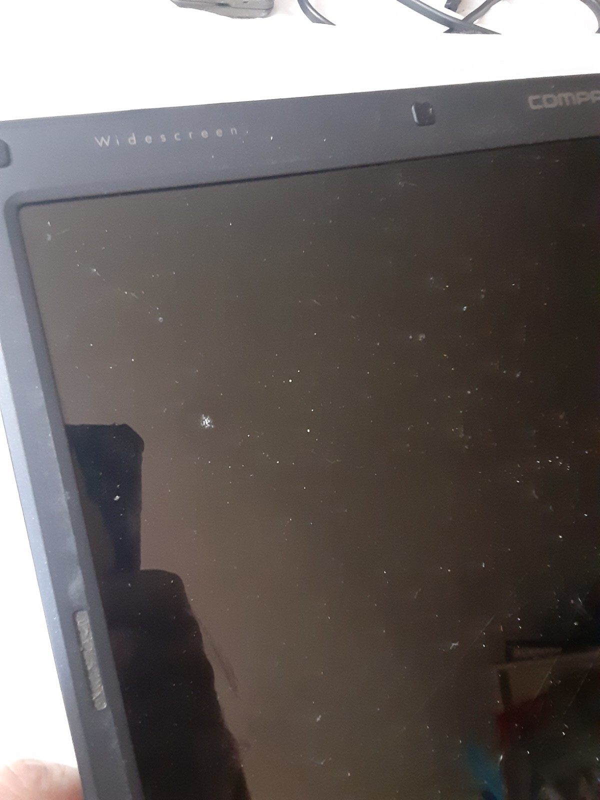 Compaq Presario C700 Laptop Intel Dual-Core No HDD *smashed screen, no power on