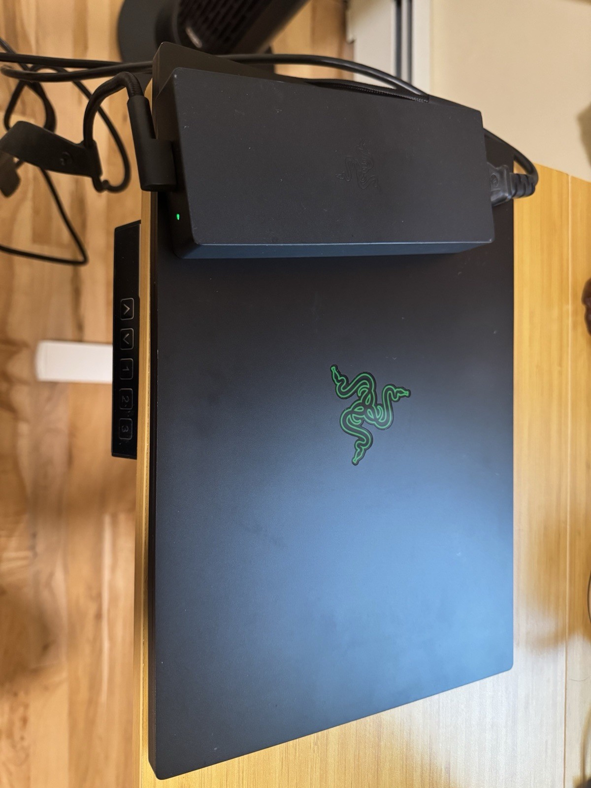Razer Blade 14 14in Gaming Laptop Ryzen 9 6900HX 16GB Win11 Home Black