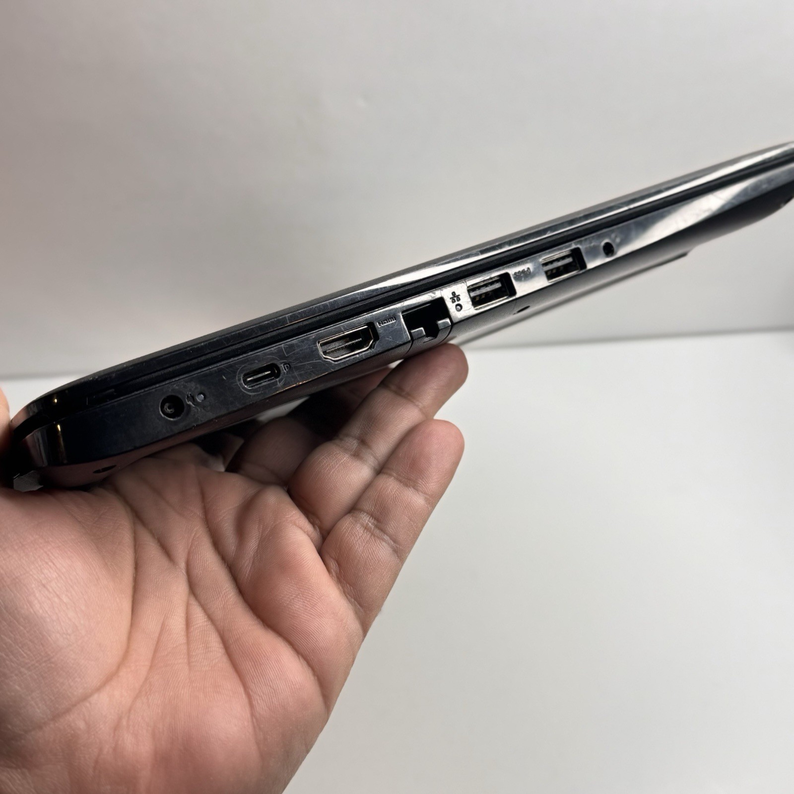 Dell Latitude 3500 15″ Laptop i5-8265U @ 1.6GHz 8GB RAM 500GB HDD Windows 11 Pro