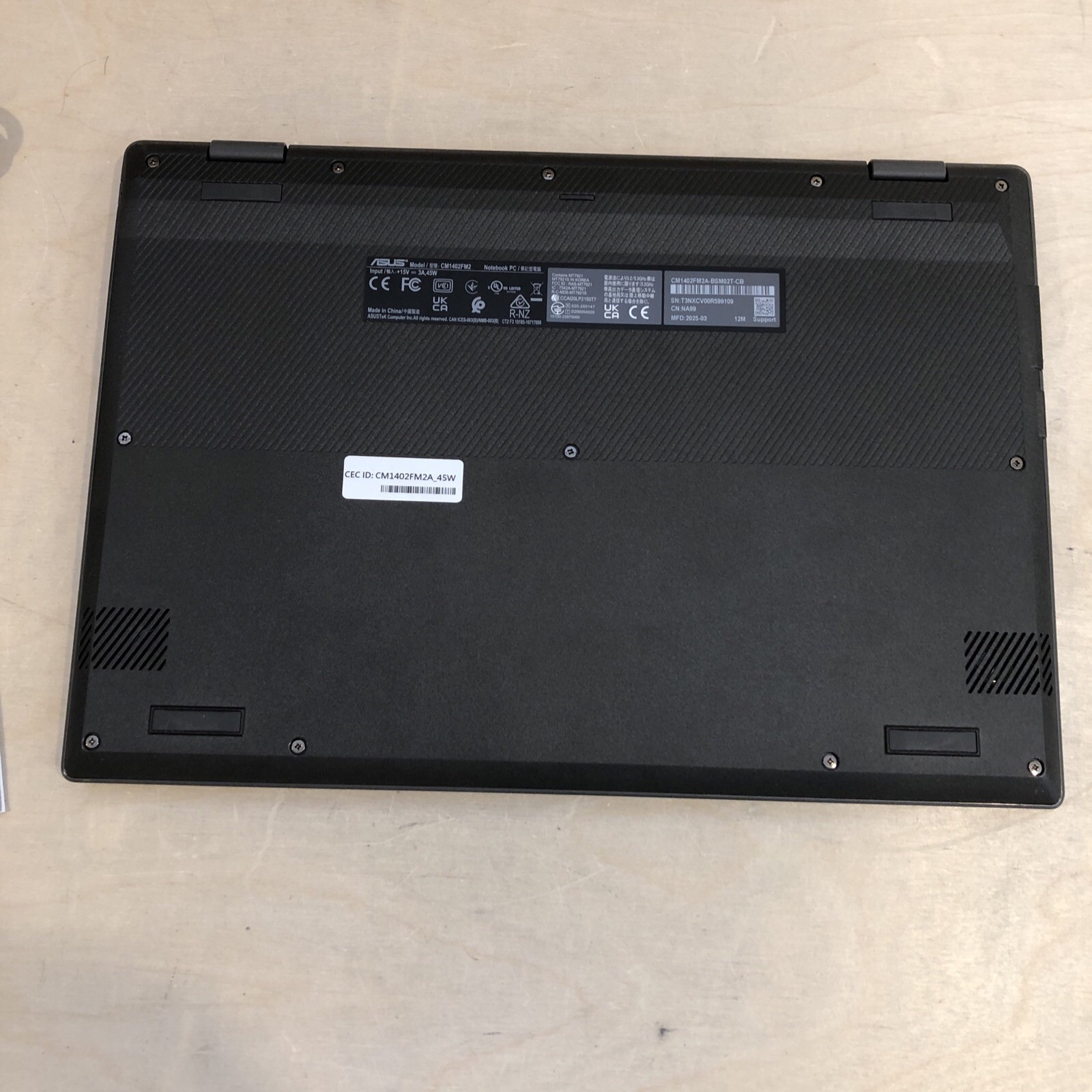 Asus Chromebook CM14 Flip 14in CM1402F MediaTek K 520/8GB RAM/128GB *No Touch*