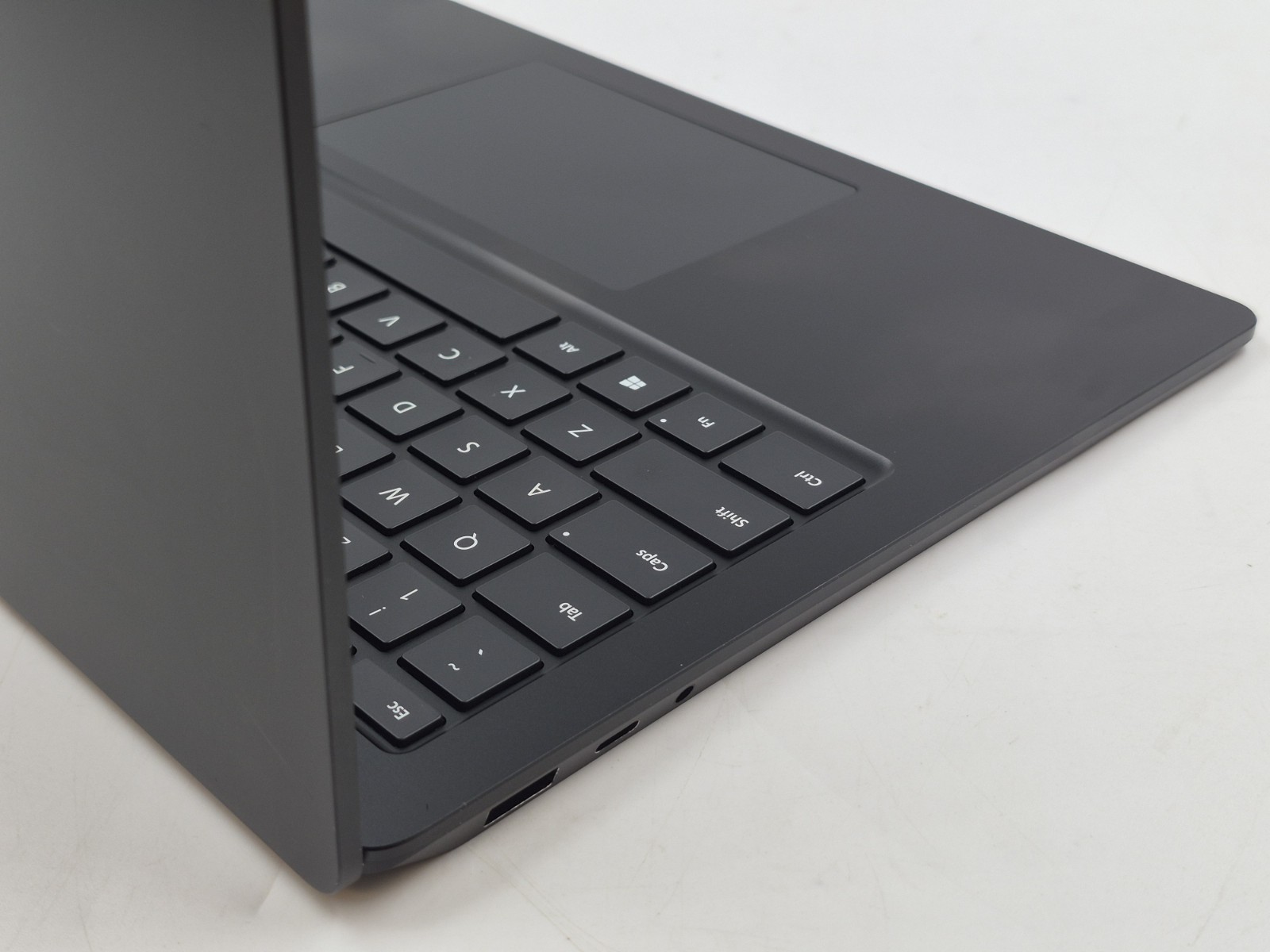 Microsoft Surface Laptop 4 i5-1135G7 2.40GHz 8GB RAM 512GB SSD Win 11 Home