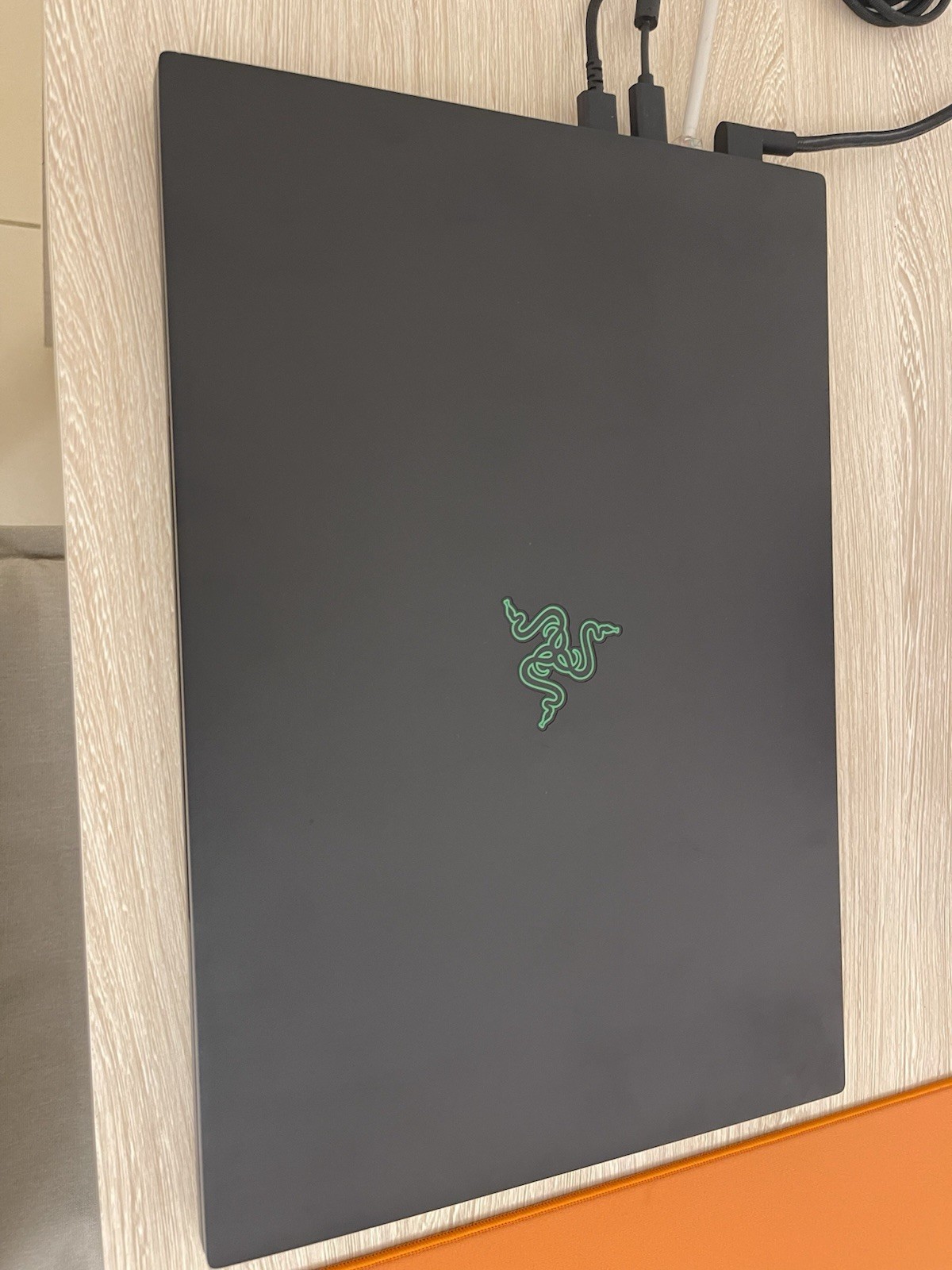 Razer Blade 18 i9 14900HX RTX 4090 32GB 2TB QHD 300Hz Mini LED Gaming Laptop