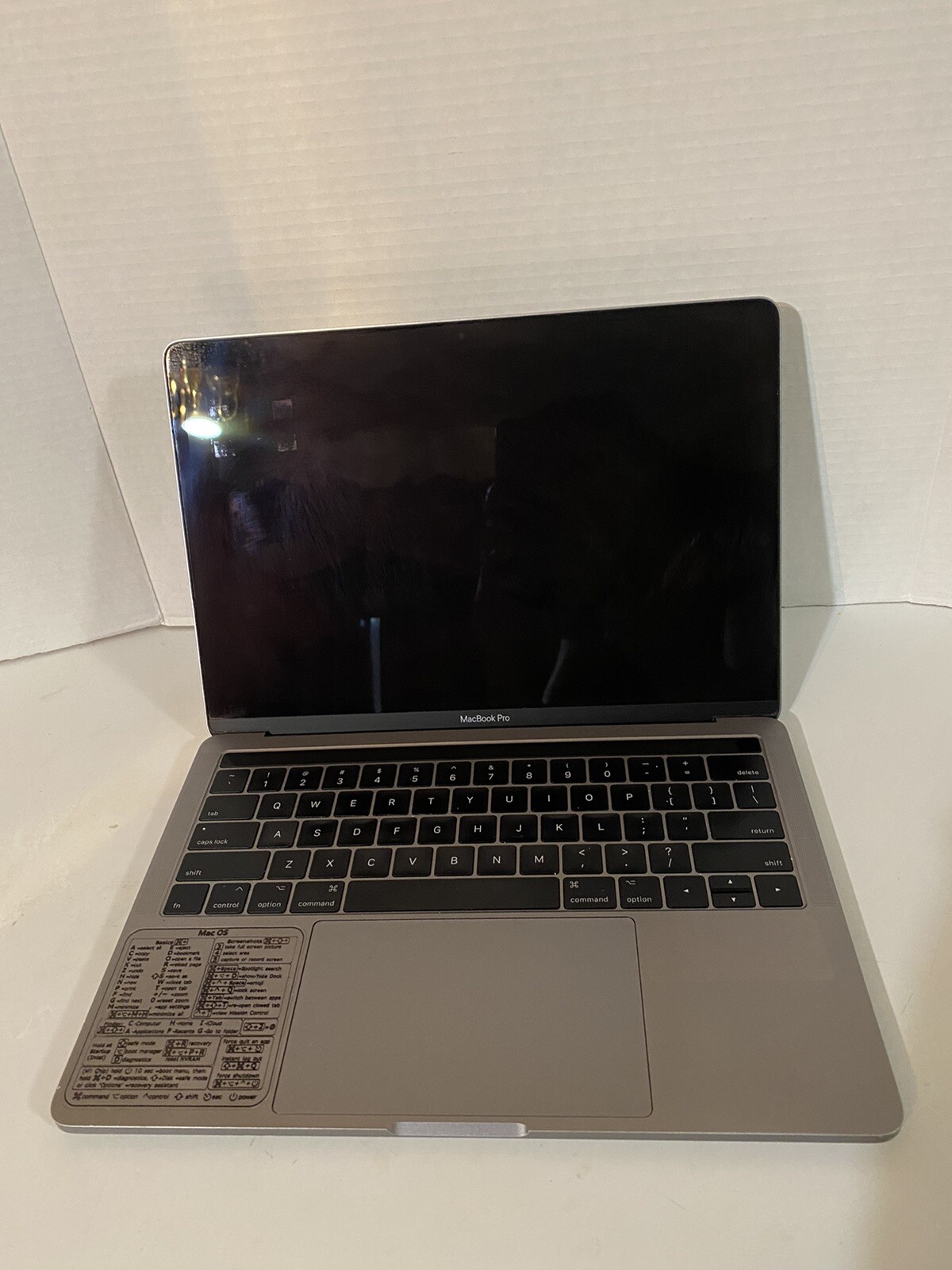 Apple MacBook Pro 13” Touch Bar MPXV2LL/A Core i5 , 3.1Ghz 8GB RAM 256GB SSD