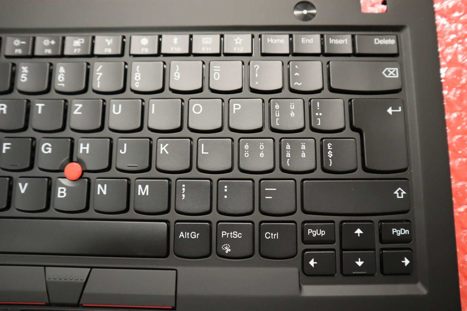 X1 Carbon, Lenovo Thinkpad i7-8650U Quad 16GB 2TB LTE US-English Swiss English
